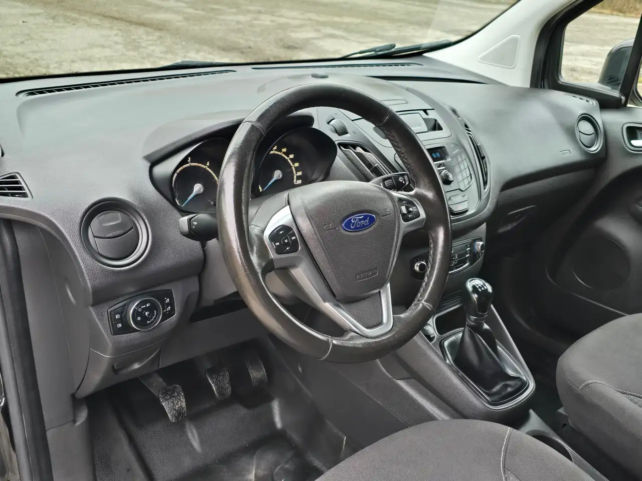 Ford Transit Courier Trend – Bild 11