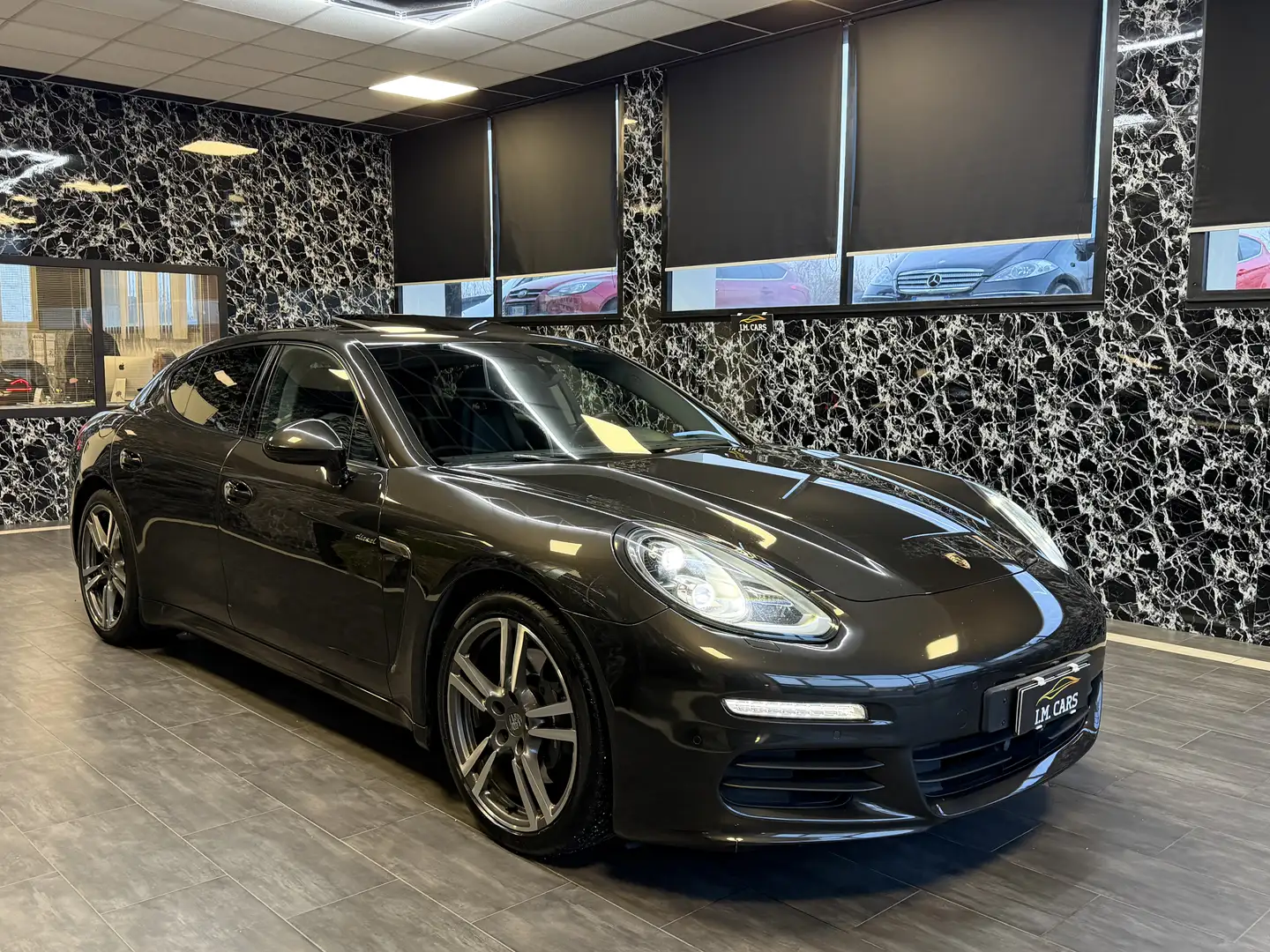 Porsche Panamera 3.0 250cv Gris - 1