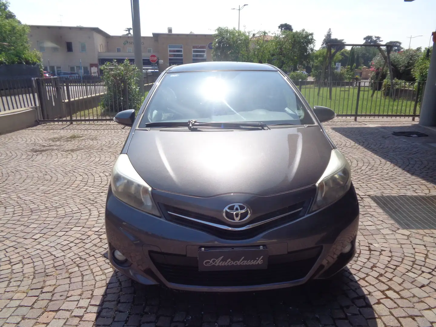Toyota Yaris 5p 1.4 d-4d Lounge  NAVI TELECAMERA  EURO 5 B Grigio - 2