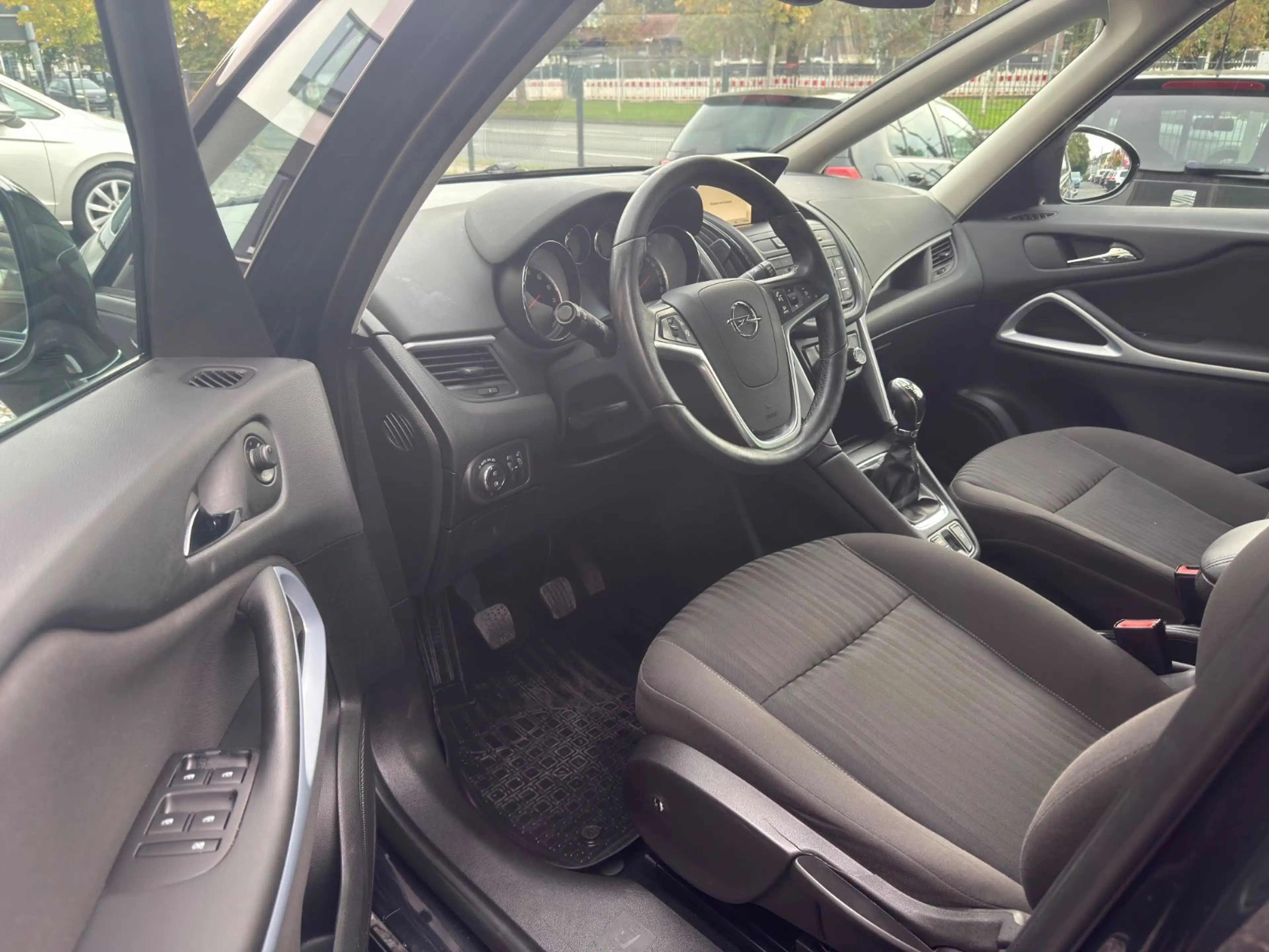 Opel Zafira C Tourer Edition — photo 9