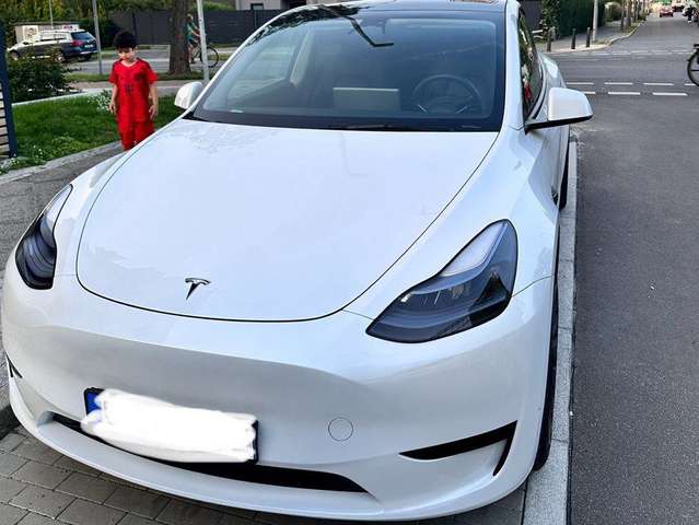 Imagine Tesla Model Y Model Y RWD