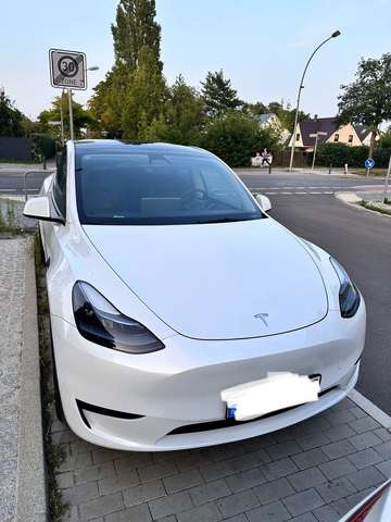 Tesla Model Y Model Y RWD