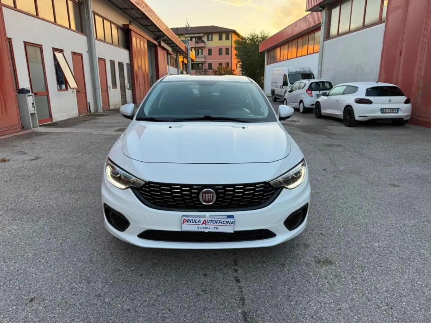 Fiat Tipo 1.4 T-Jet 120CV 5 porte Business Blanc - 2