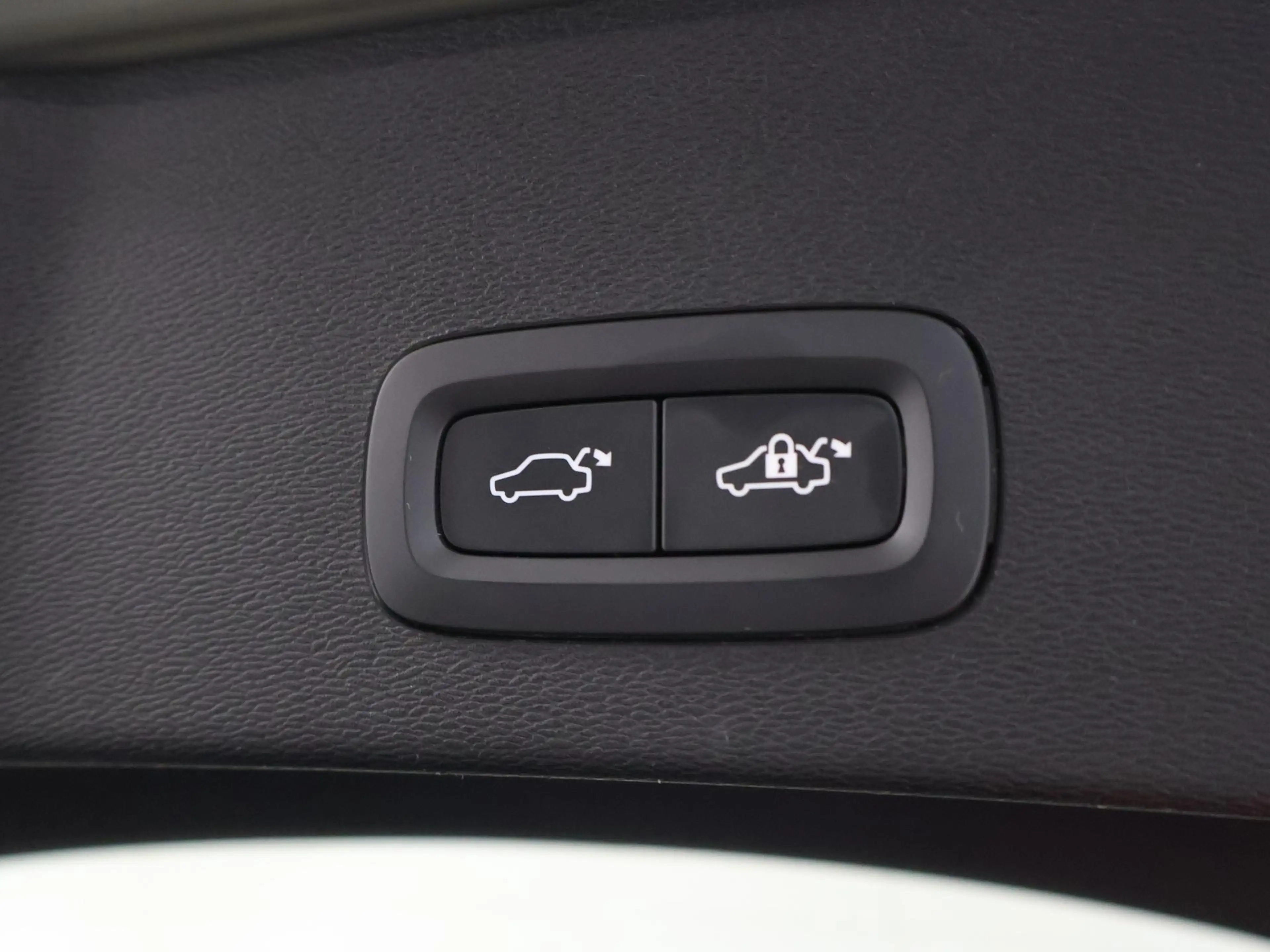 Volvo C40 SINGLE MOTOR EXTENDED RANGE PLUS 82 kWh 97% SOH + — photo 38