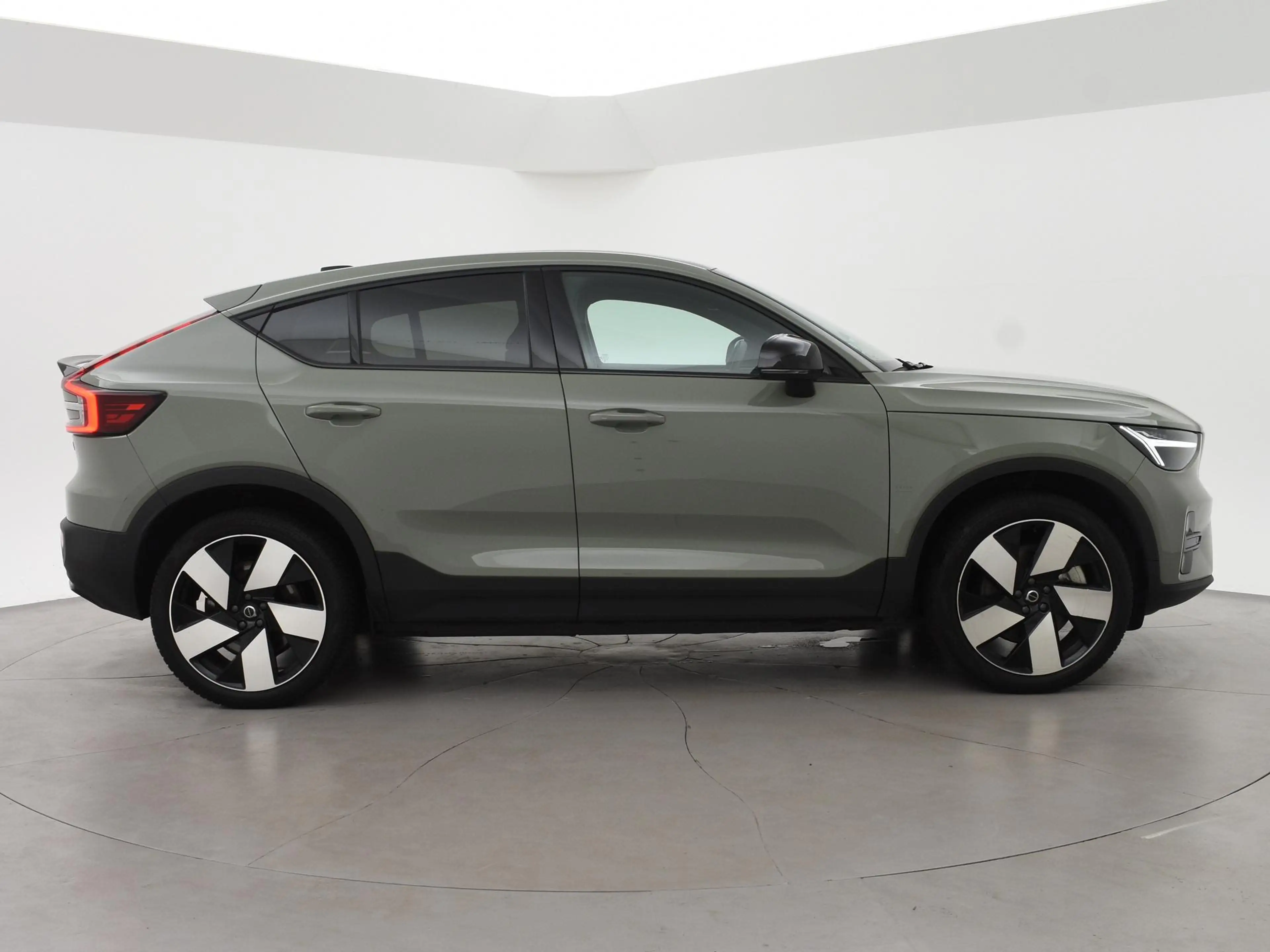Volvo C40 SINGLE MOTOR EXTENDED RANGE PLUS 82 kWh 97% SOH + — photo 11