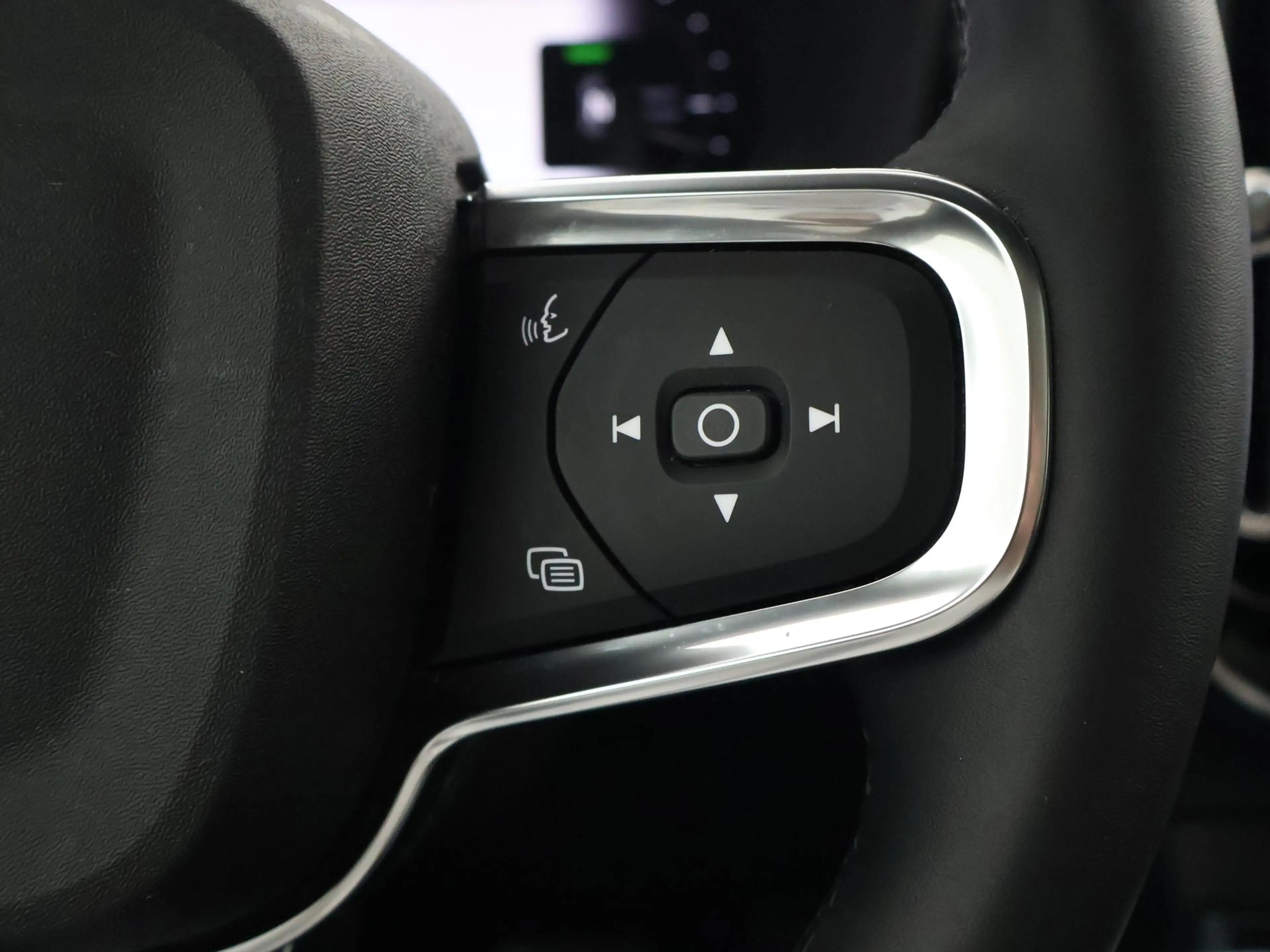 Volvo C40 SINGLE MOTOR EXTENDED RANGE PLUS 82 kWh 97% SOH + — photo 28