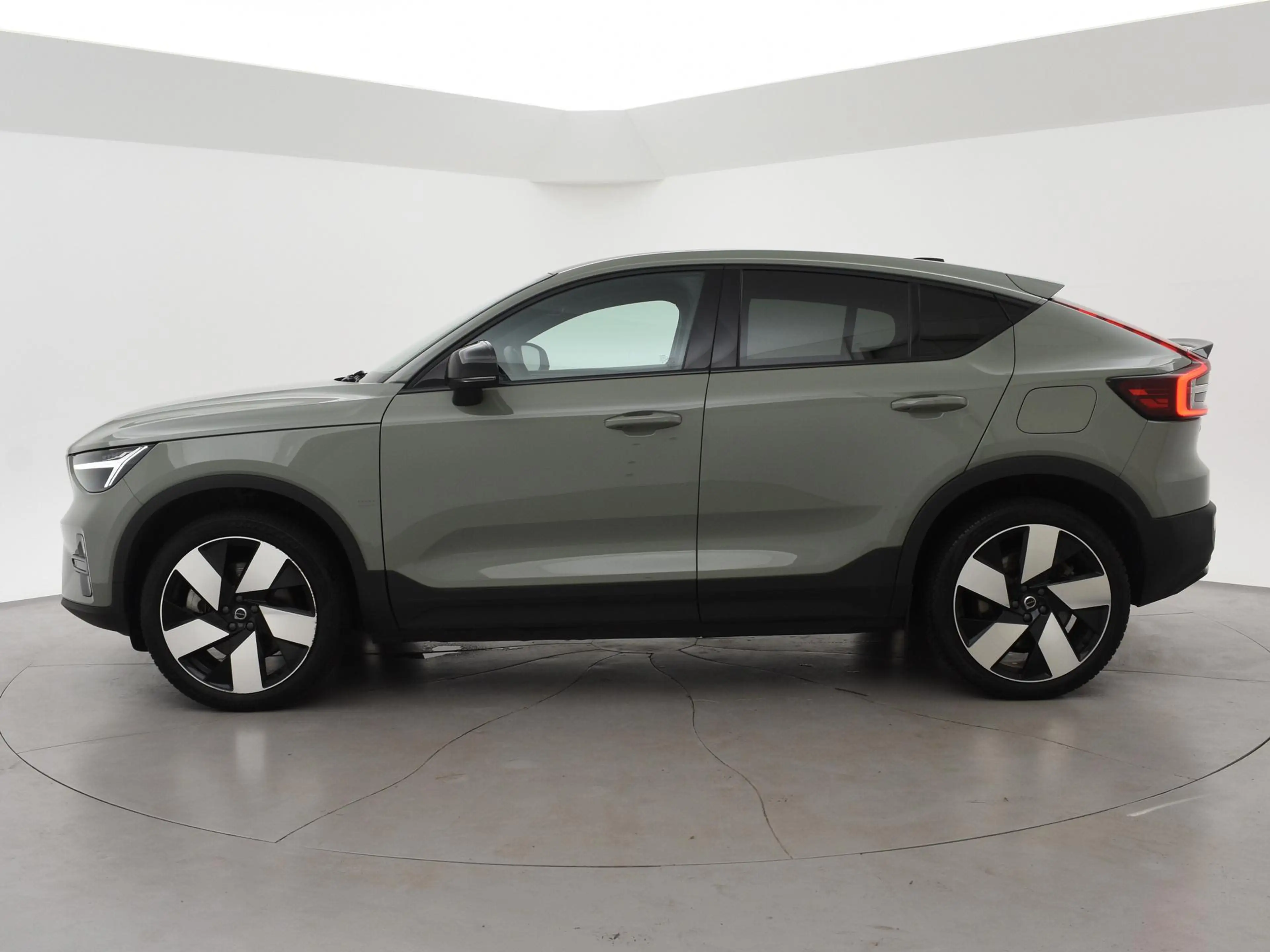 Volvo C40 SINGLE MOTOR EXTENDED RANGE PLUS 82 kWh 97% SOH + — photo 5