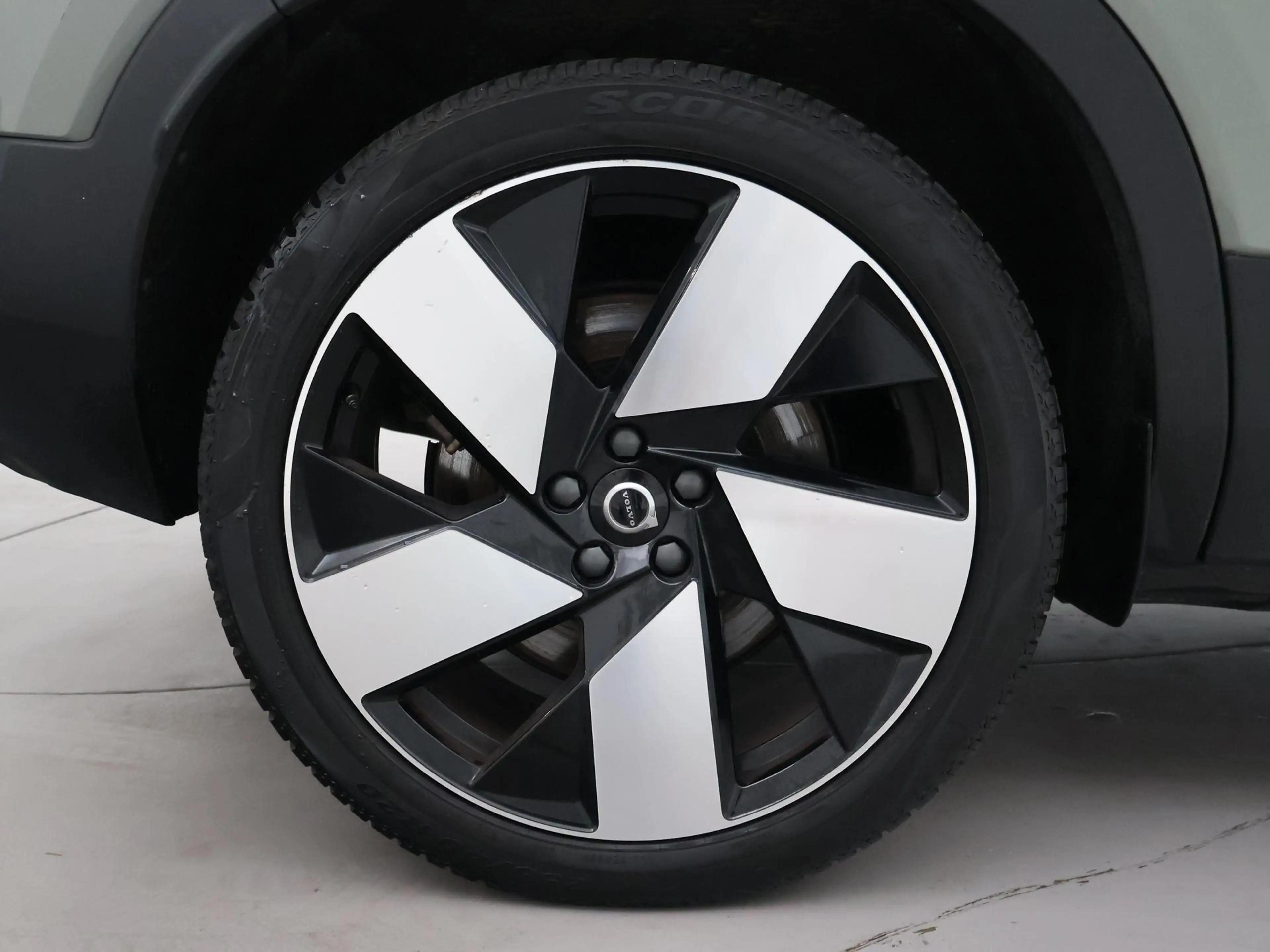 Volvo C40 SINGLE MOTOR EXTENDED RANGE PLUS 82 kWh 97% SOH + — photo 10