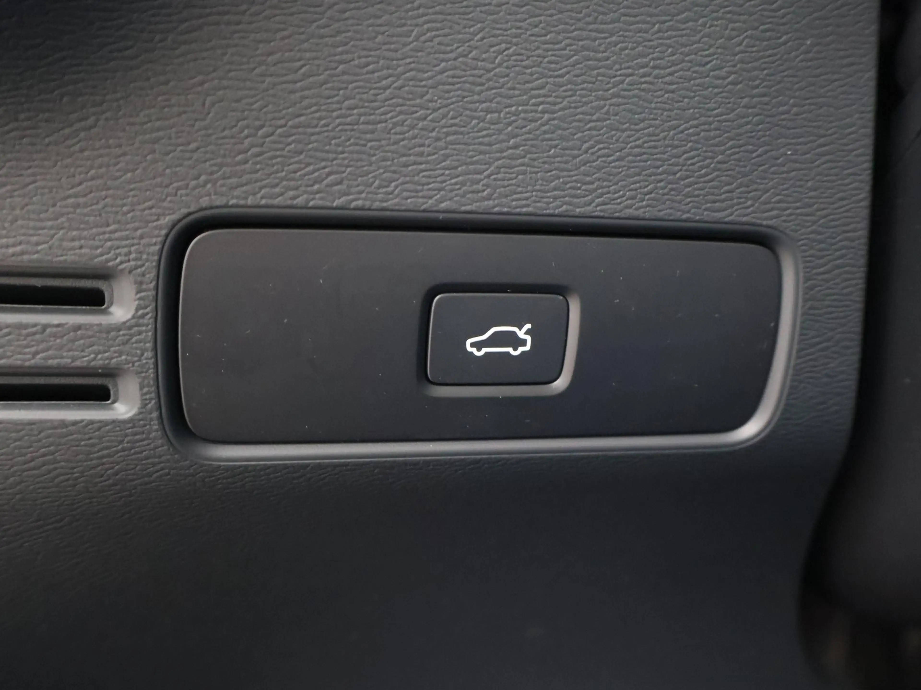 Volvo C40 SINGLE MOTOR EXTENDED RANGE PLUS 82 kWh 97% SOH + — photo 23