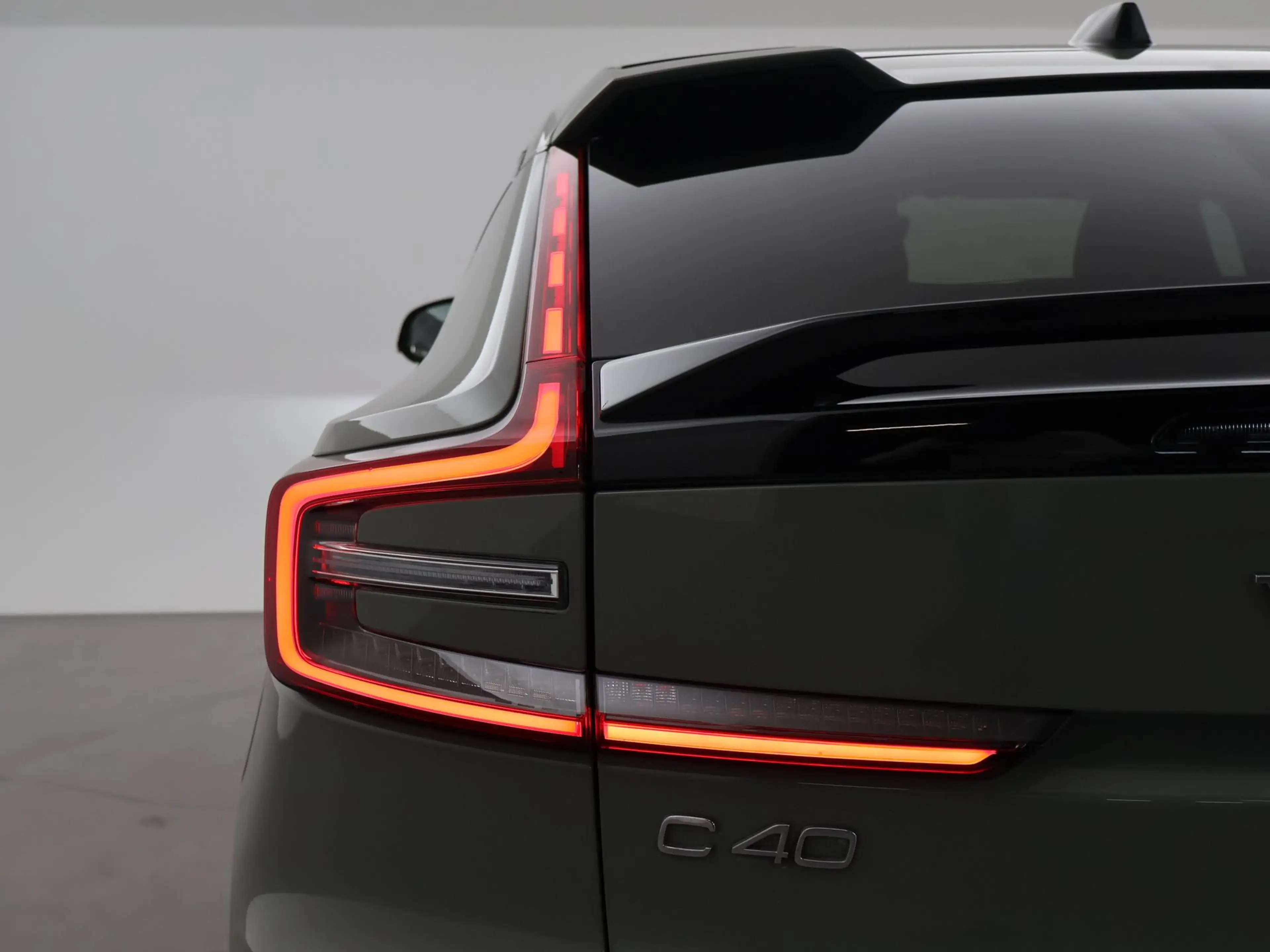 Volvo C40 SINGLE MOTOR EXTENDED RANGE PLUS 82 kWh 97% SOH + — photo 18