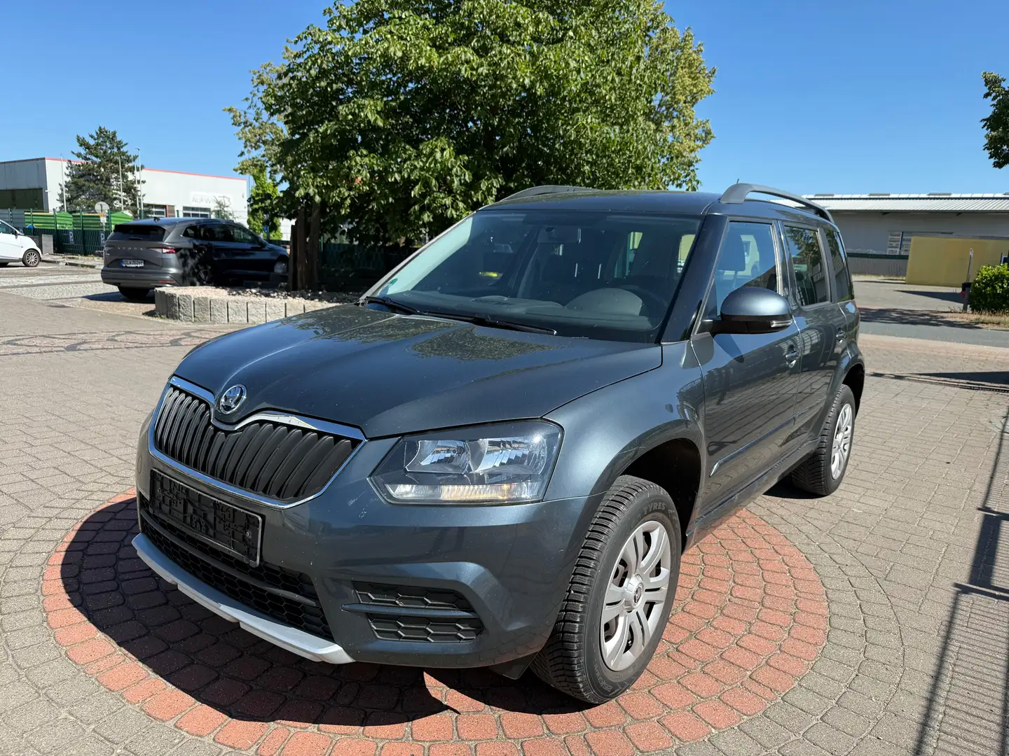 Skoda Yeti 1.2 TSI Active TEMPOMAT+SITZHG+PDC Gris - 1