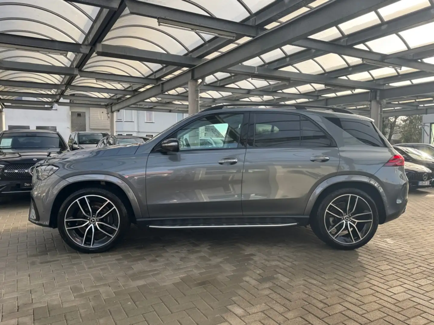 Mercedes-Benz GLE 450 d 4M AMG-ADV.PLUS+AIRM.+BURM.+STNDHZG.+ Grau - 2