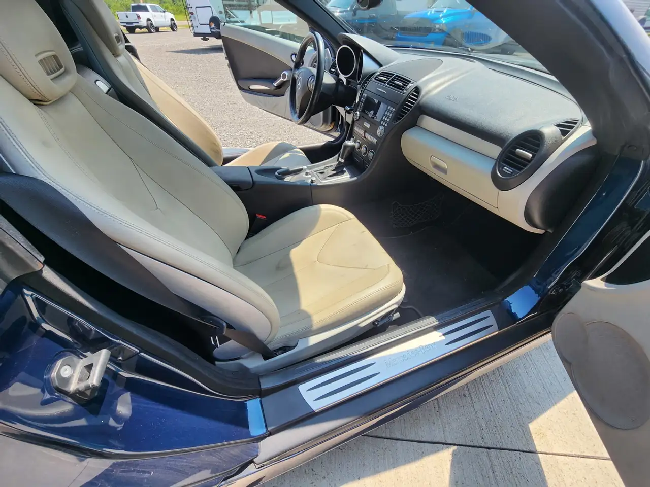 Mercedes-Benz SLK снимка Mercedes-Benz SLK