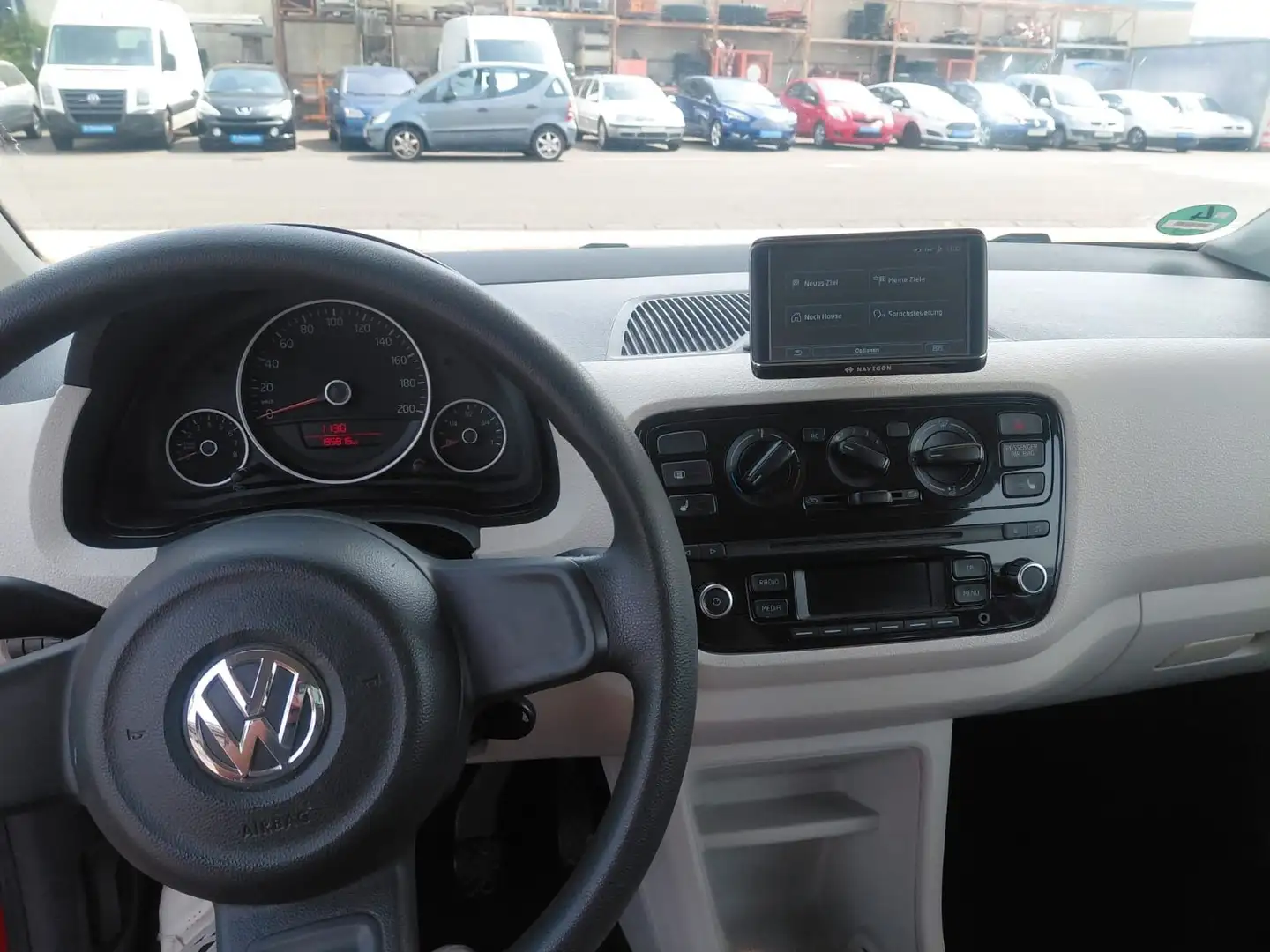Volkswagen up! move up! SEHR GUTER ZUSTAND Rot - 2