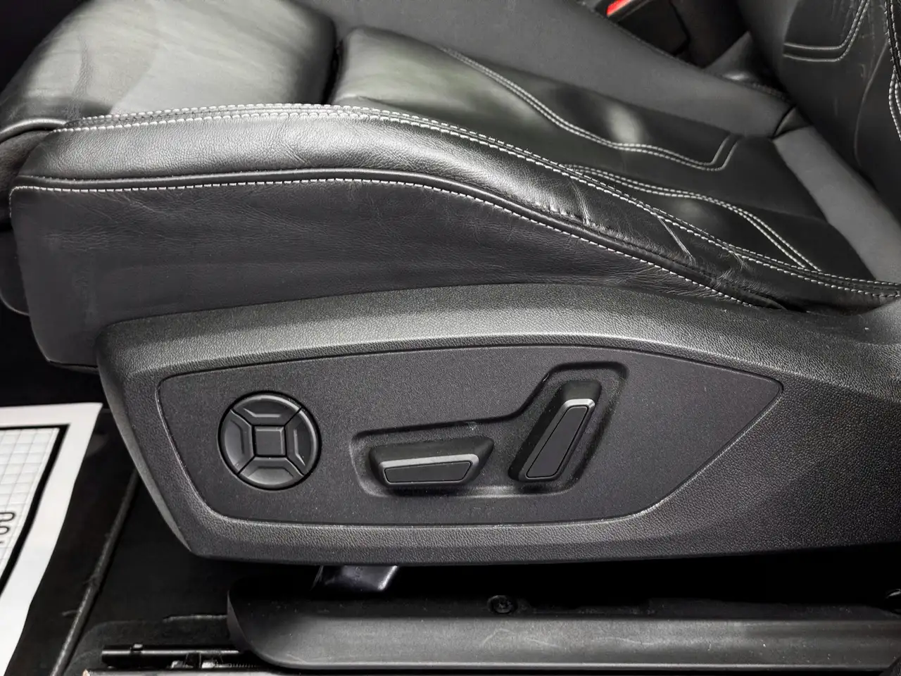 Audi Q3 снимка Audi Q3