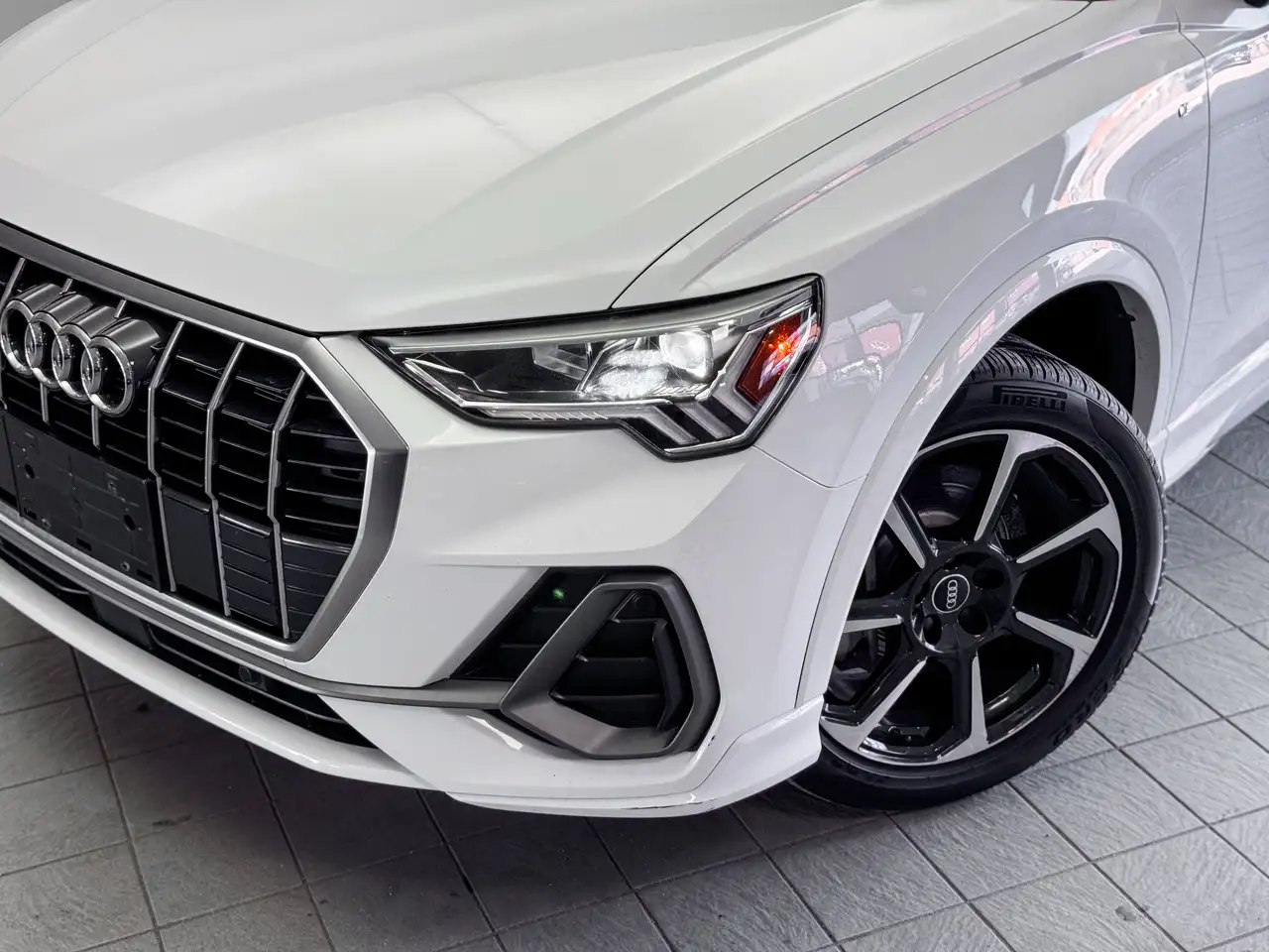 Audi Q3 снимка Audi Q3