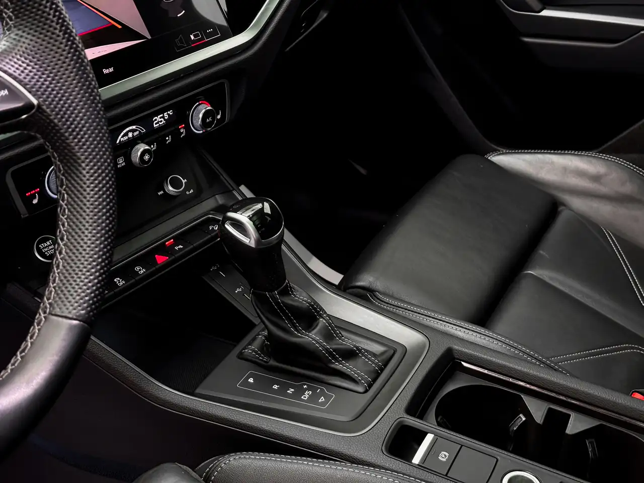 Audi Q3 снимка Audi Q3