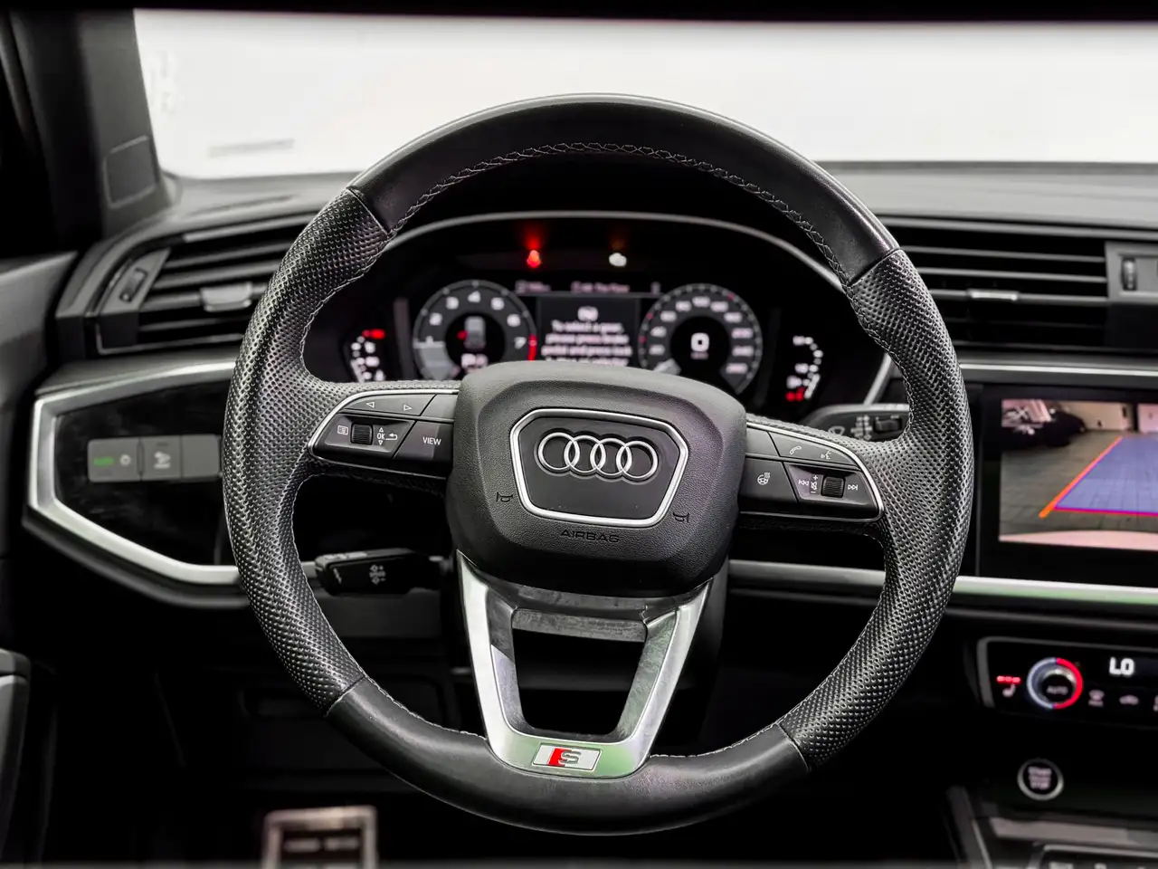 Audi Q3 снимка Audi Q3