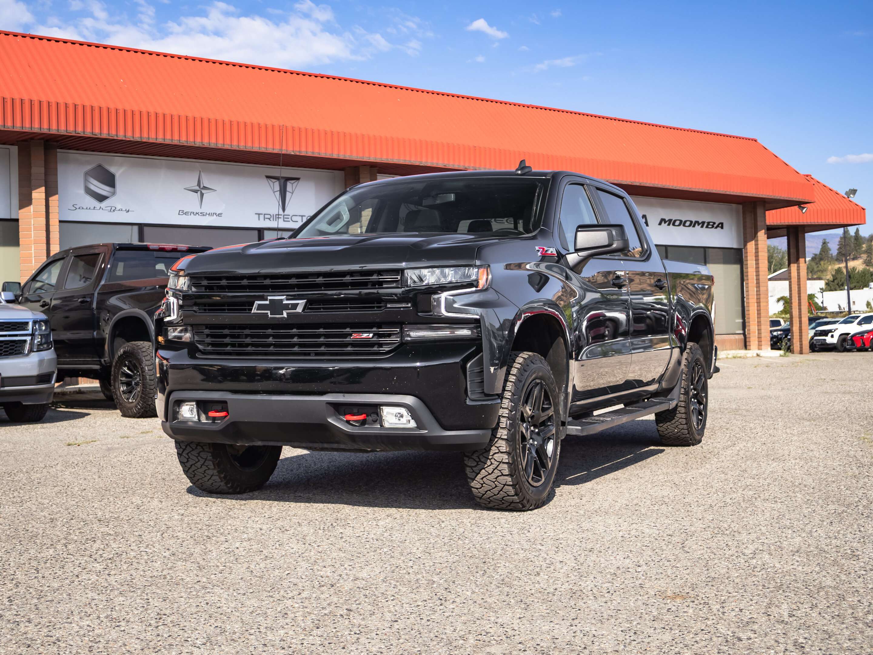 2021 Chevrolet Silverado 1500 LT Trail Boss 5.3L 4WD | Power Sliding Rear Window — снимка 1