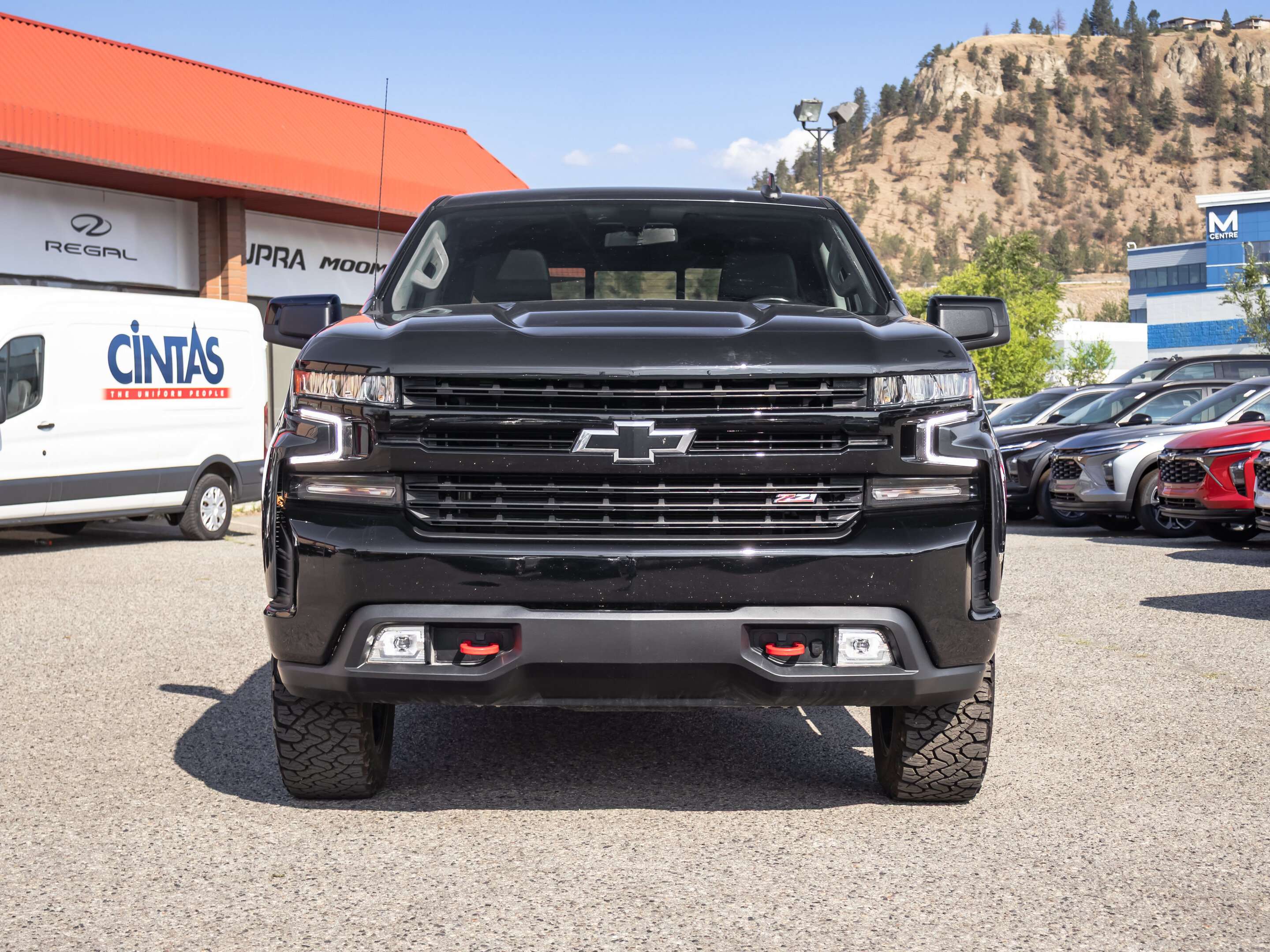 2021 Chevrolet Silverado 1500 LT Trail Boss 5.3L 4WD | Power Sliding Rear Window — снимка 1