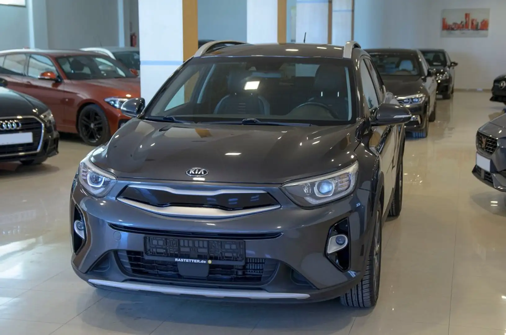 Kia Stonic 1.6CRDi VGT Eco-Dynamic Drive 110 Gris - 2