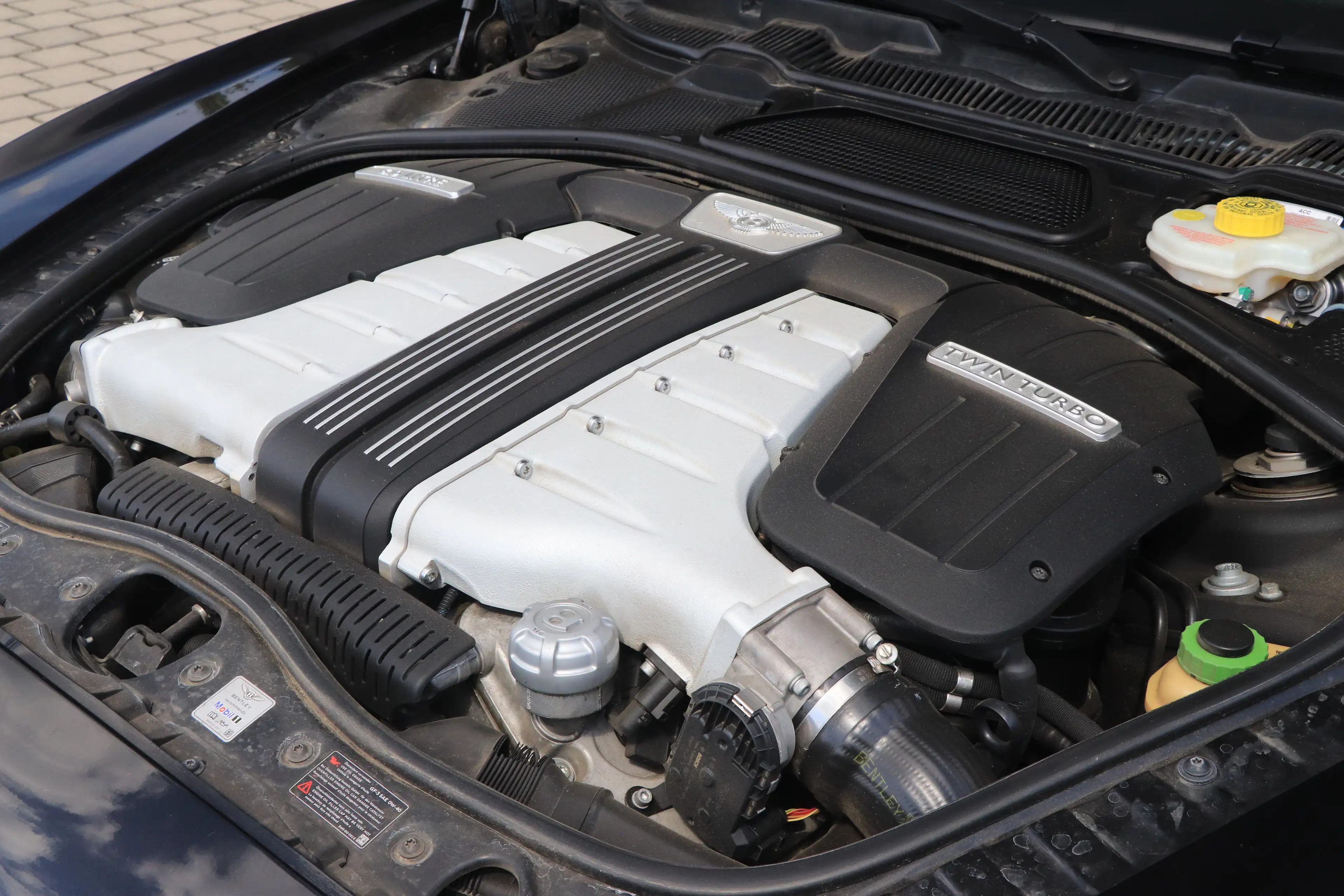 Bentley Continental GT — photo 11