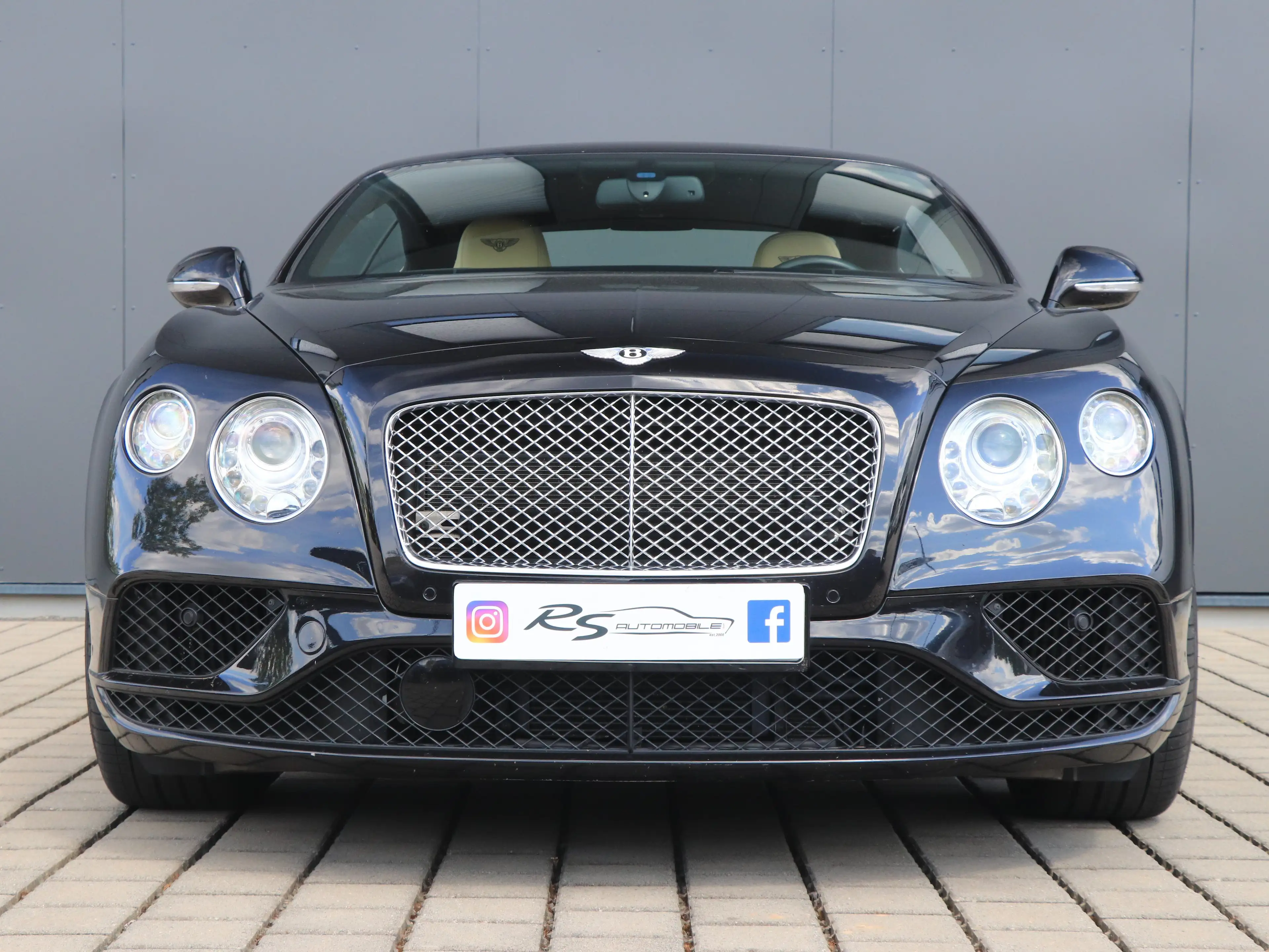 Bentley Continental GT — photo 10