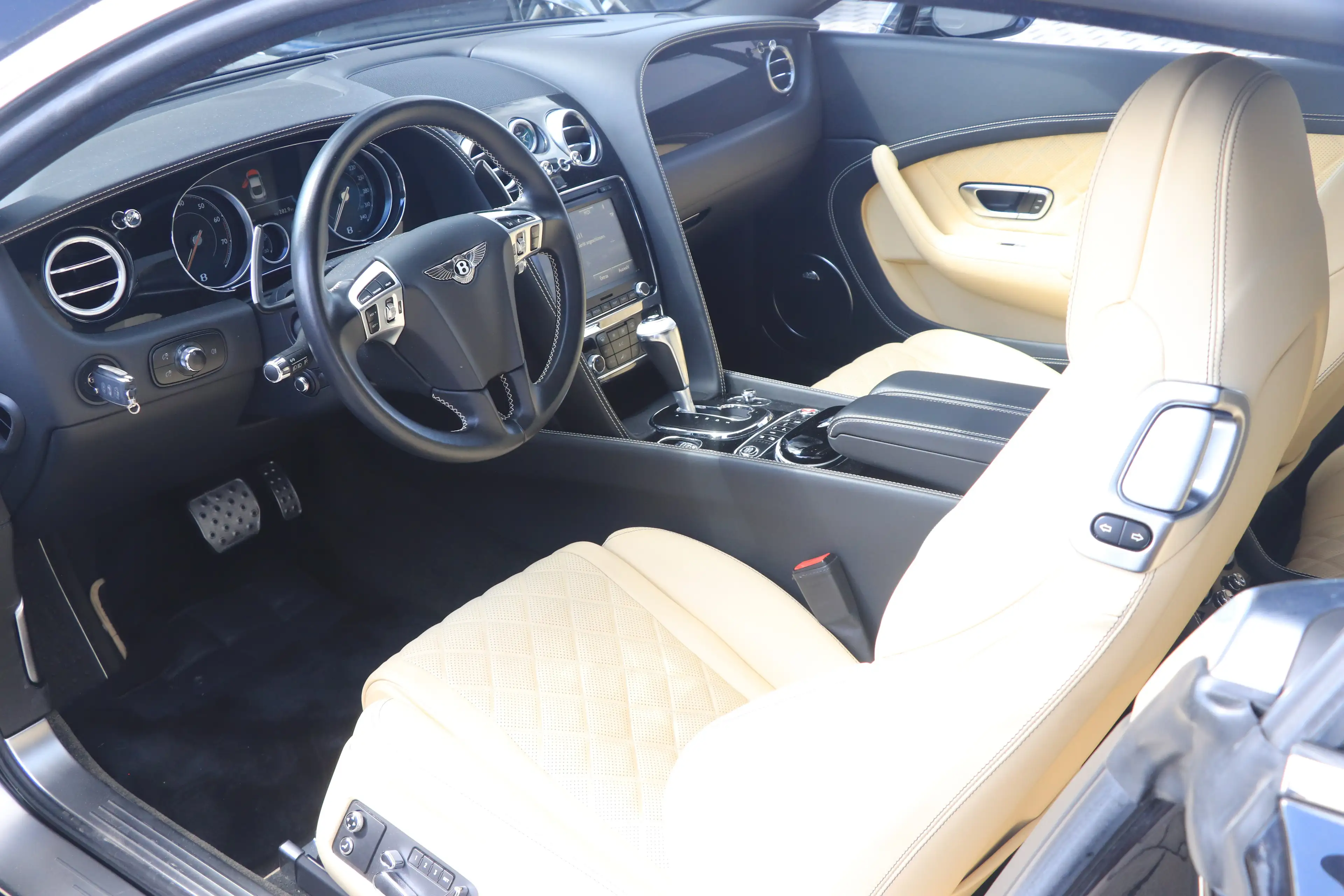 Bentley Continental GT — photo 13