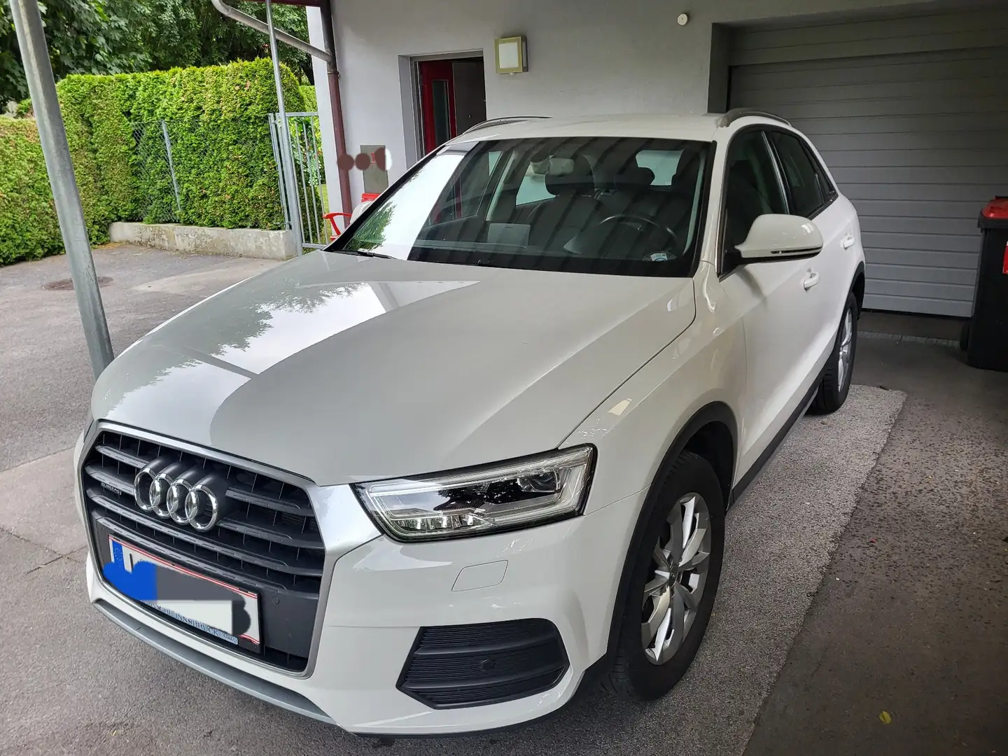 Audi Q3 2,0 TDI Intense quattro S-tronic - 1