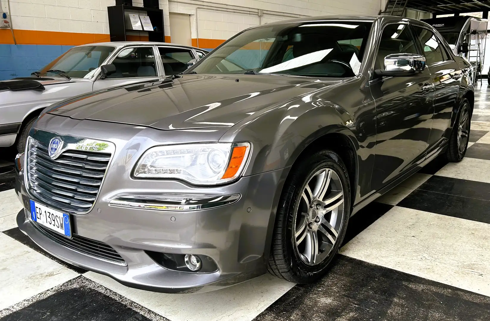 Lancia Thema Thema 3.0 V6 mjt II Platinum 190cv auto Grigio - 1