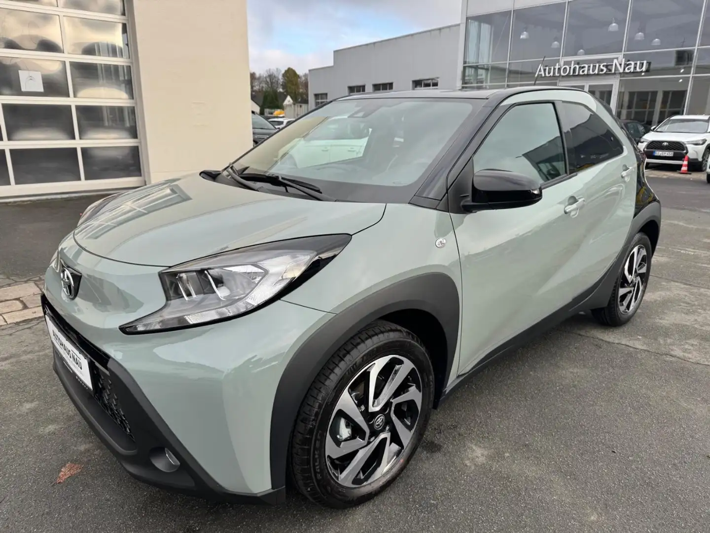 Toyota Aygo X 1,0l VVT-i Teamplayer Noir - 2