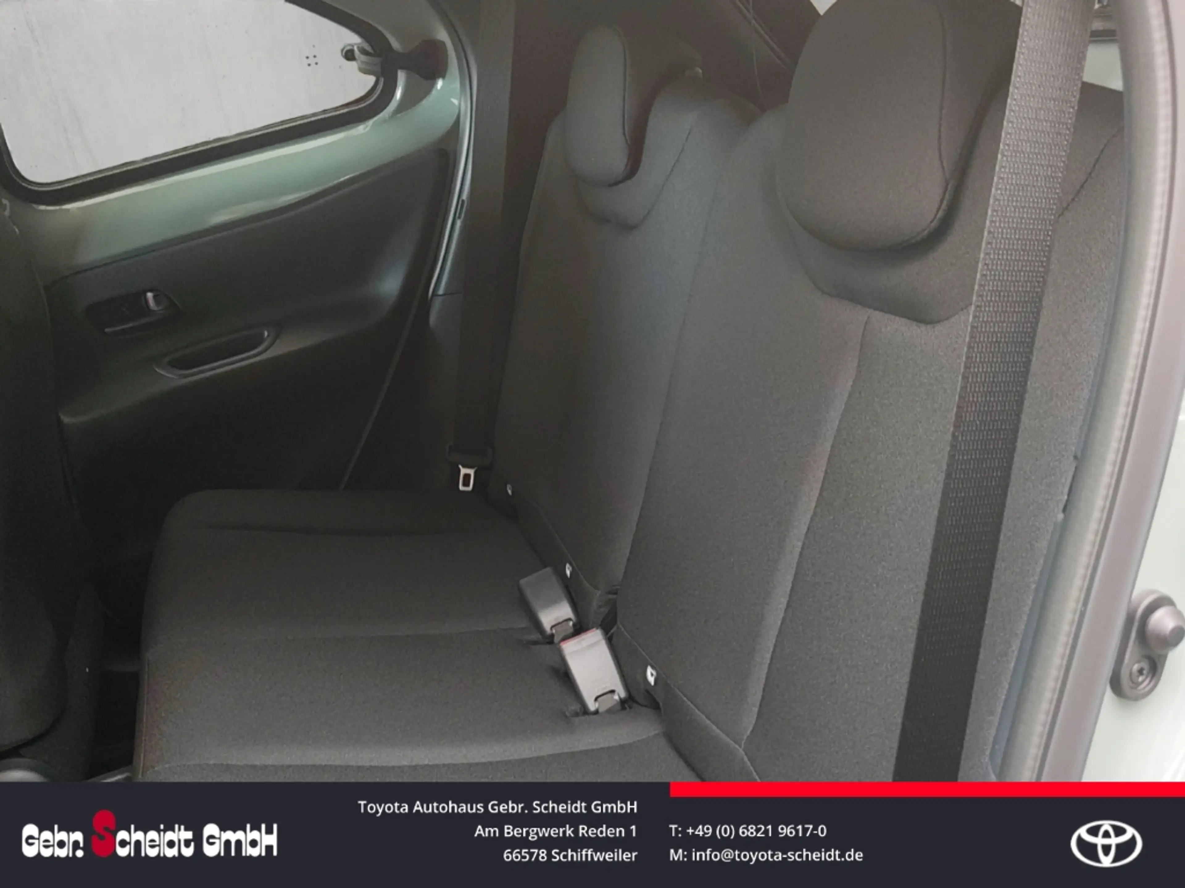 Toyota Aygo X Hybrid Teamplayer Apple CarPlay Android Auto LED- — photo 12