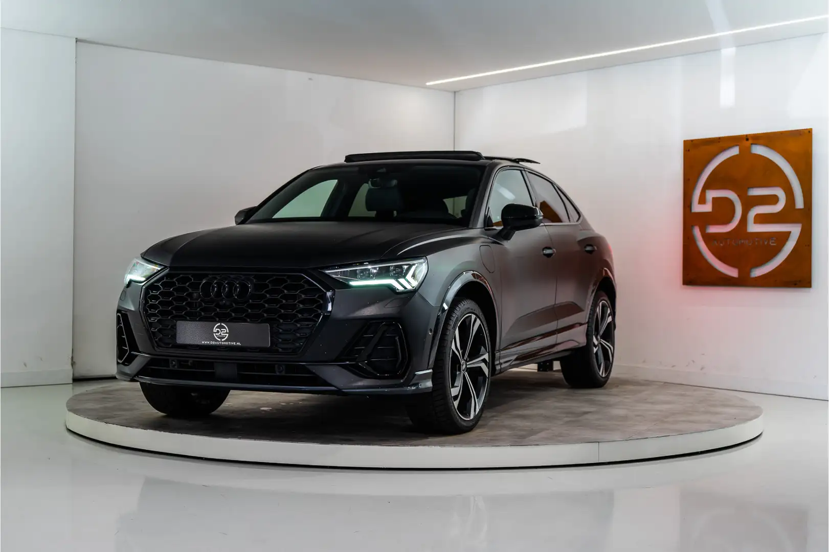 Audi Q3 Sportback 45 TFSI e Edition 245PK Matte Black | Pa Noir - 1