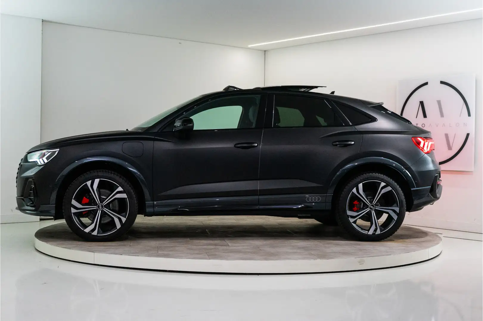 Audi Q3 Sportback 45 TFSI e Edition 245PK Matte Black | Pa Noir - 2