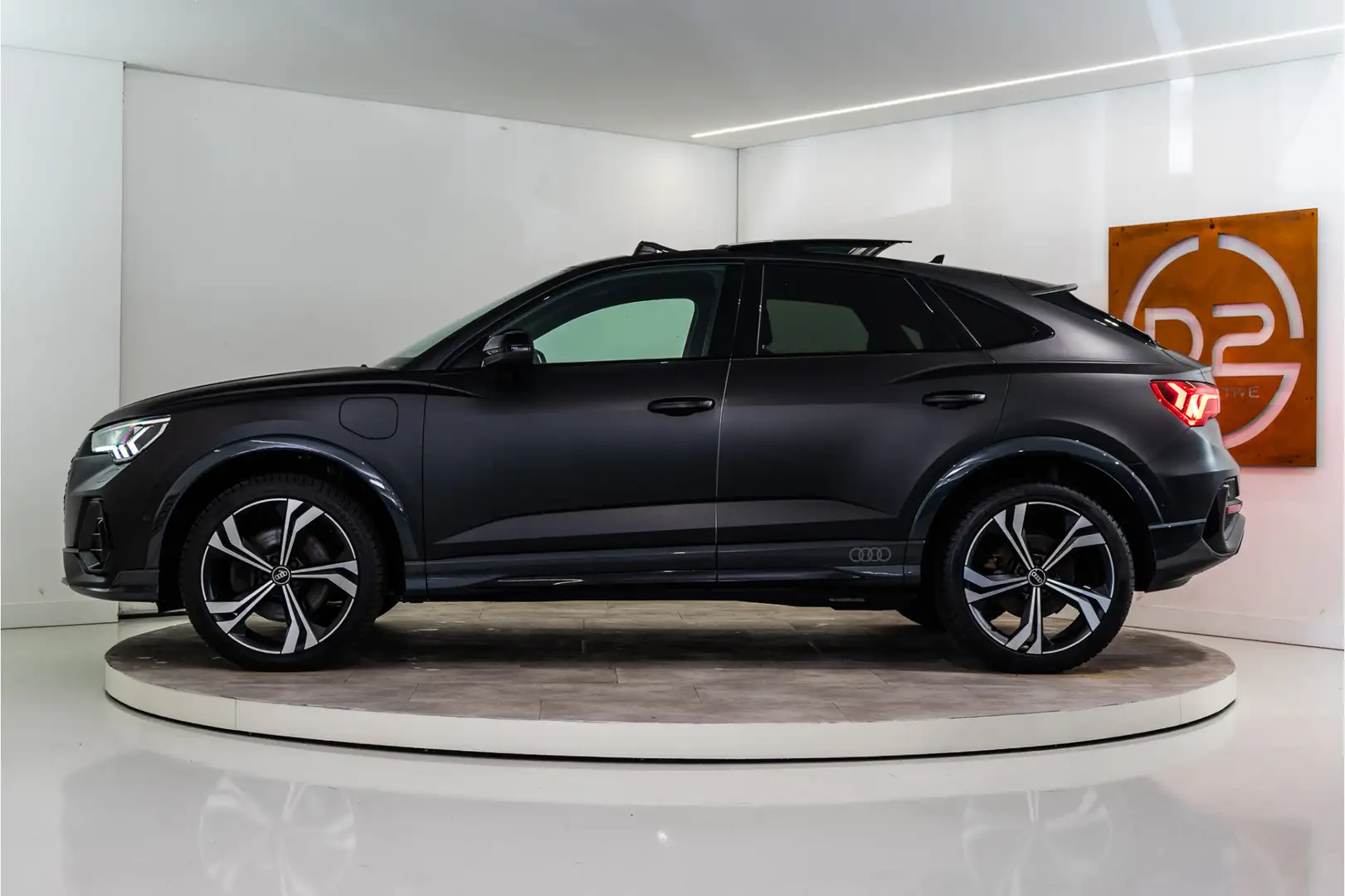 Audi Q3 Sportback 45 TFSI e Edition 245PK Matte Black | Pa Noir - 2