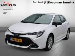 Toyota Corolla Hatchback 5-Door Alarm, Mistlampen, Lane Departure Warning Systeem, LED dagrijverlichting, Automatische klimaatregeling, Armsteun, Centrale vergrendeling, Traction control