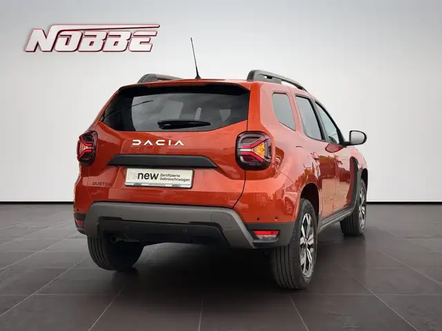 Dacia Duster view 5