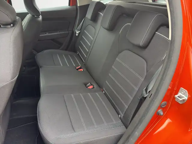 Dacia Duster view 12