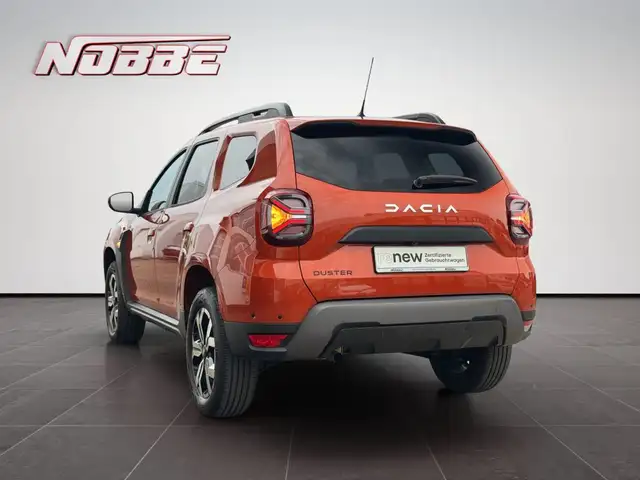 Dacia Duster view 3