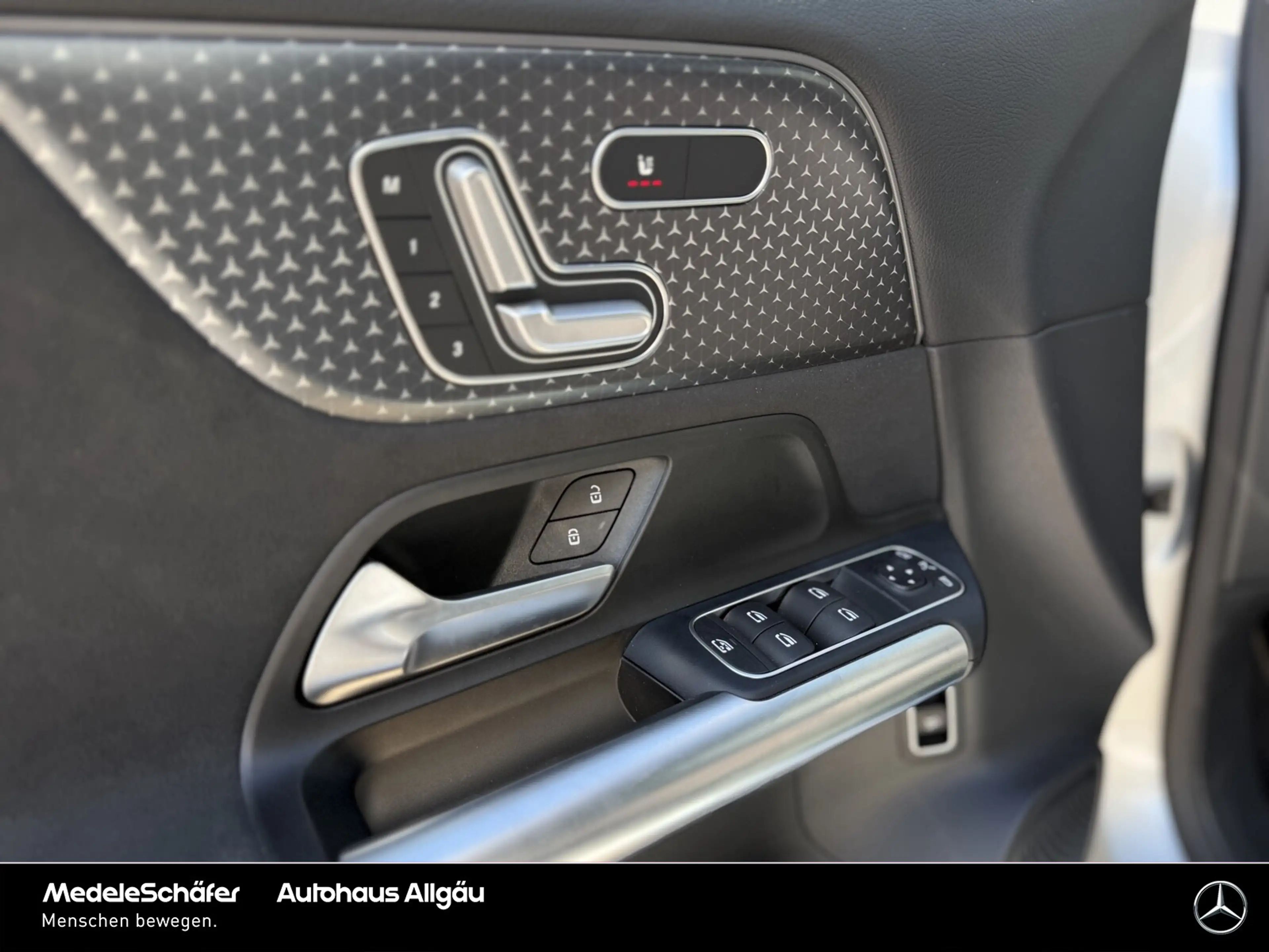 Mercedes-Benz EQA 350 EQA 350 4M AMG Fahr-Assi 360° Memory VZ-Assi Dist — photo 12