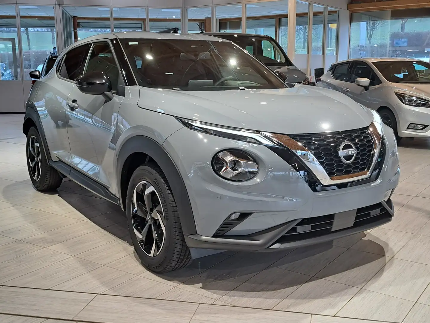 Nissan Juke 1.0 DIG-T 114 PS 7DCT N-CONN Kam Navi SitzH Szürke - 2