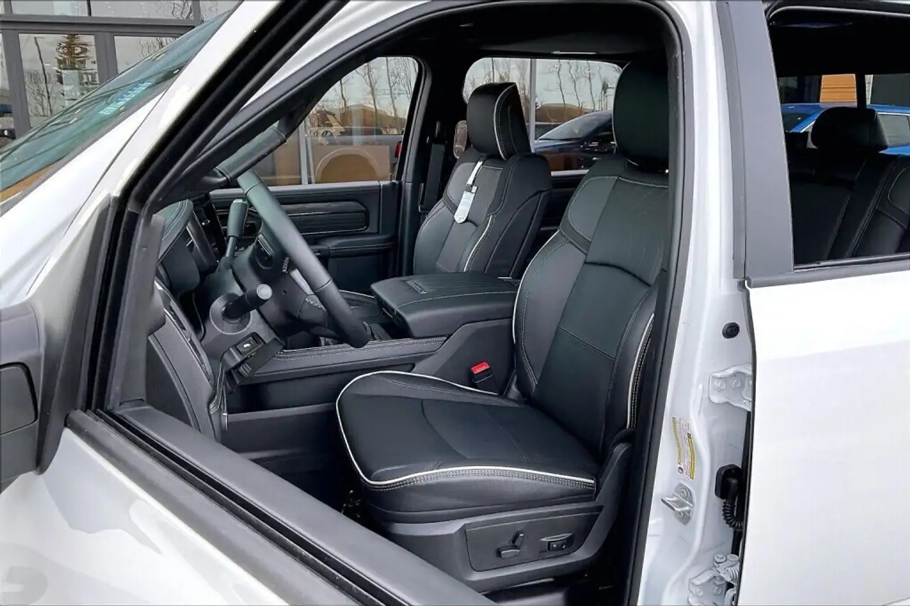 RAM 3500 снимка RAM 3500