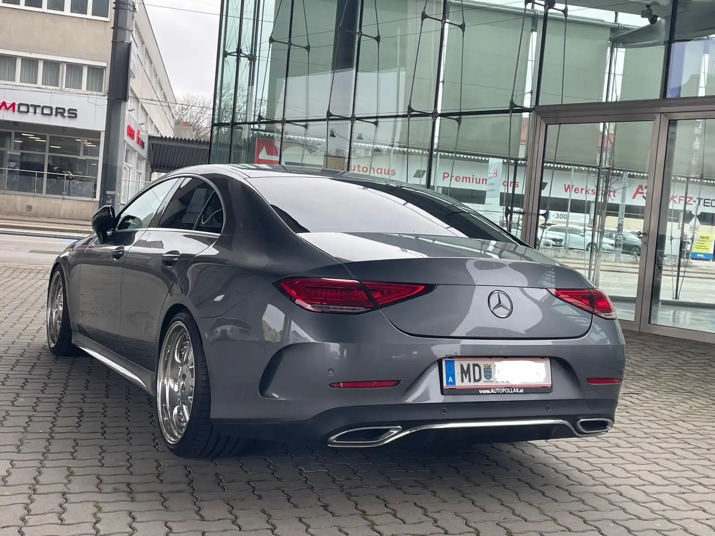 Mercedes-Benz CLS 300d #AMG #Ambiente #20Zoll #245PS #G&B #LED Grau - 2