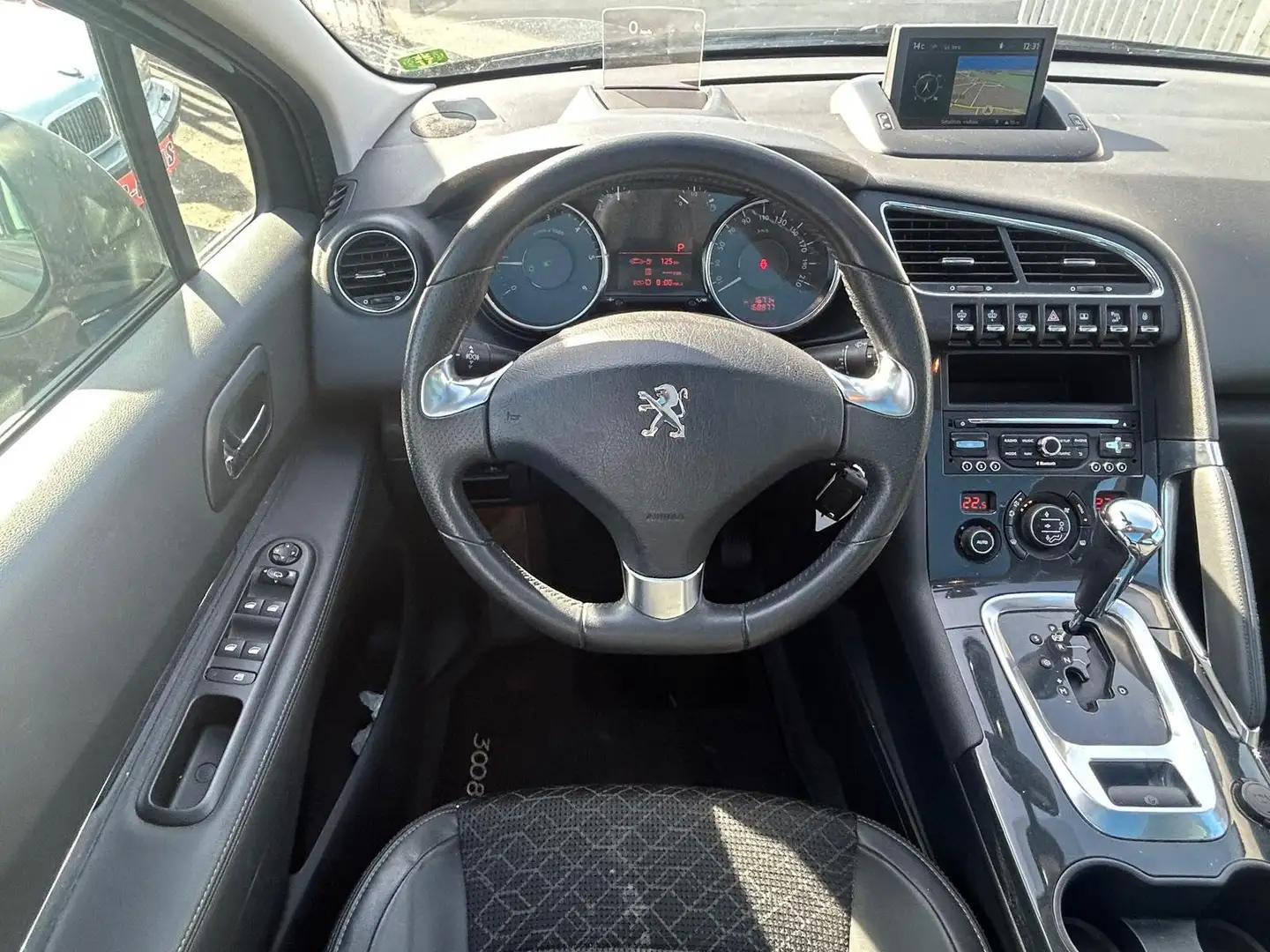 Peugeot 3008 1.6 BlueHDi BOITE AUTO PANORAMIQUE/NAVI/HEAD UP Grijs - 2