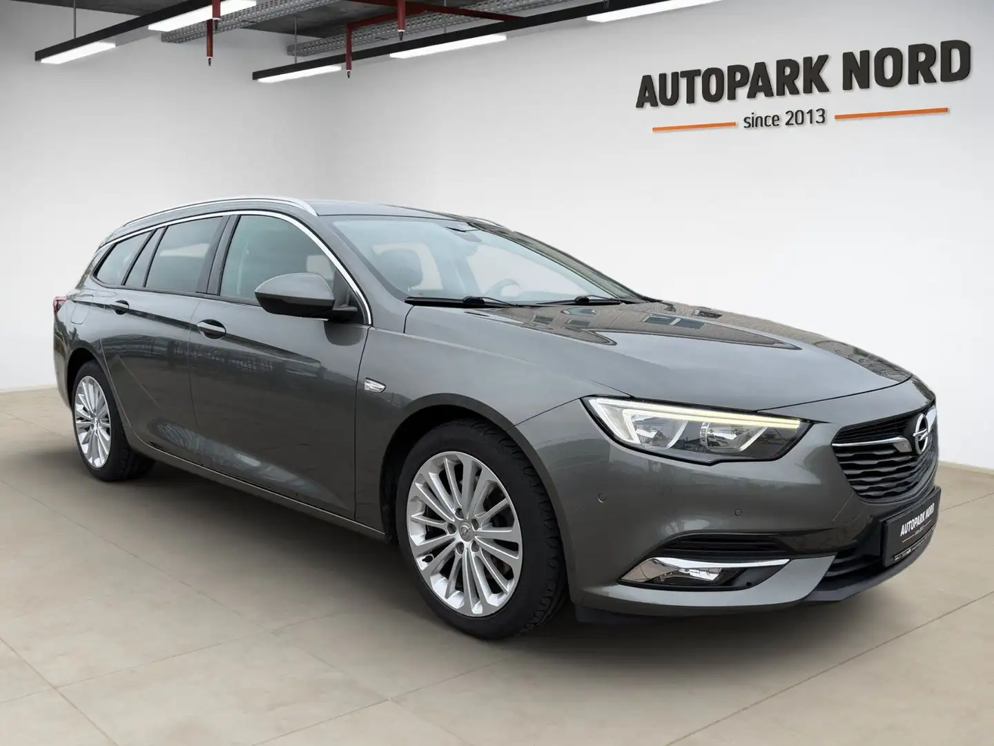 Opel Insignia 2.0D ST Dynamic/AHK/KAMERA/ACC/SHZ/NAVI Gris - 2