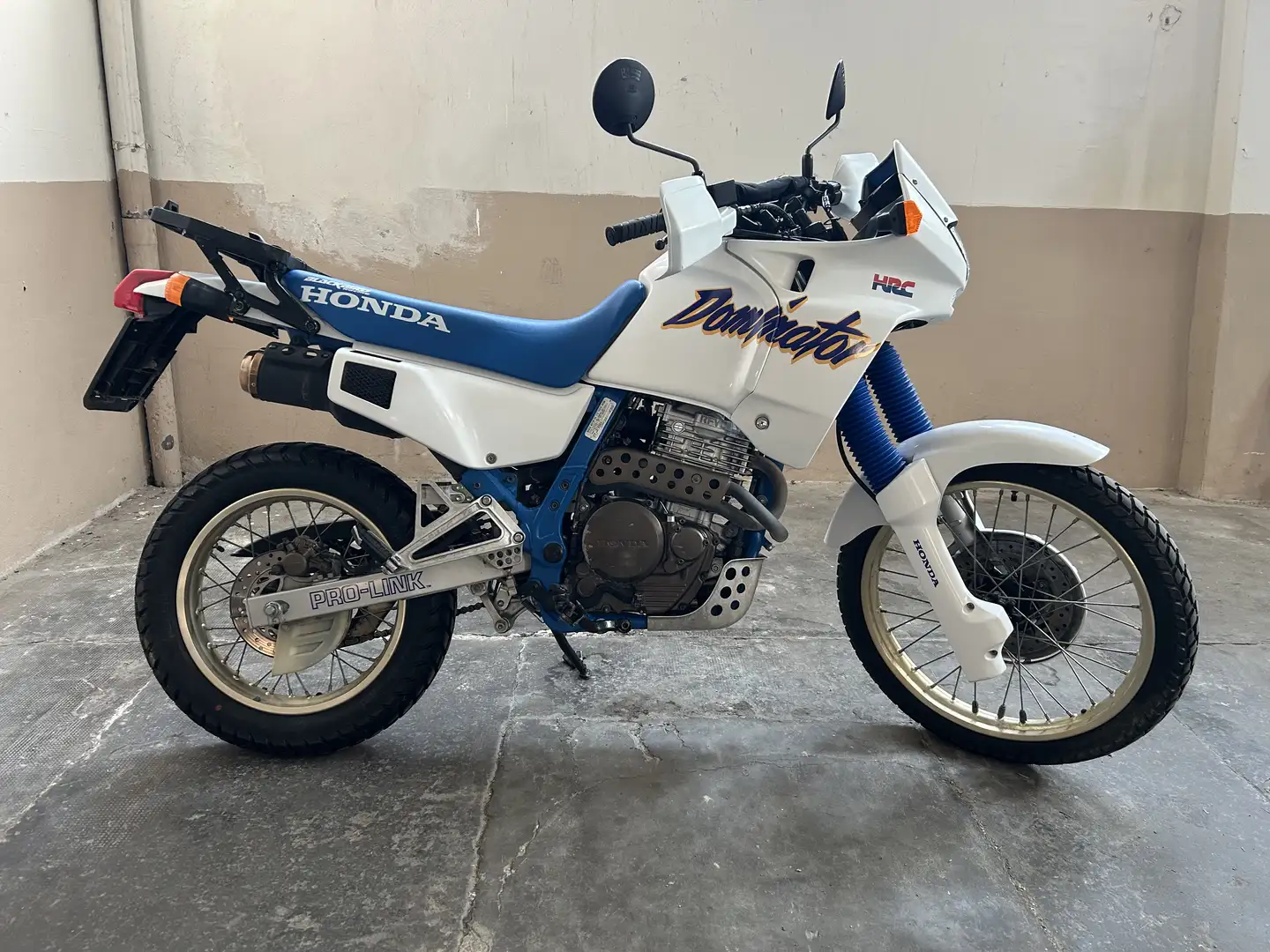 Honda NX 650 Dominator - 1