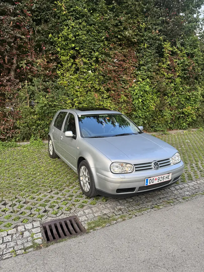 Volkswagen Golf 1.9 TDI Grau - 2