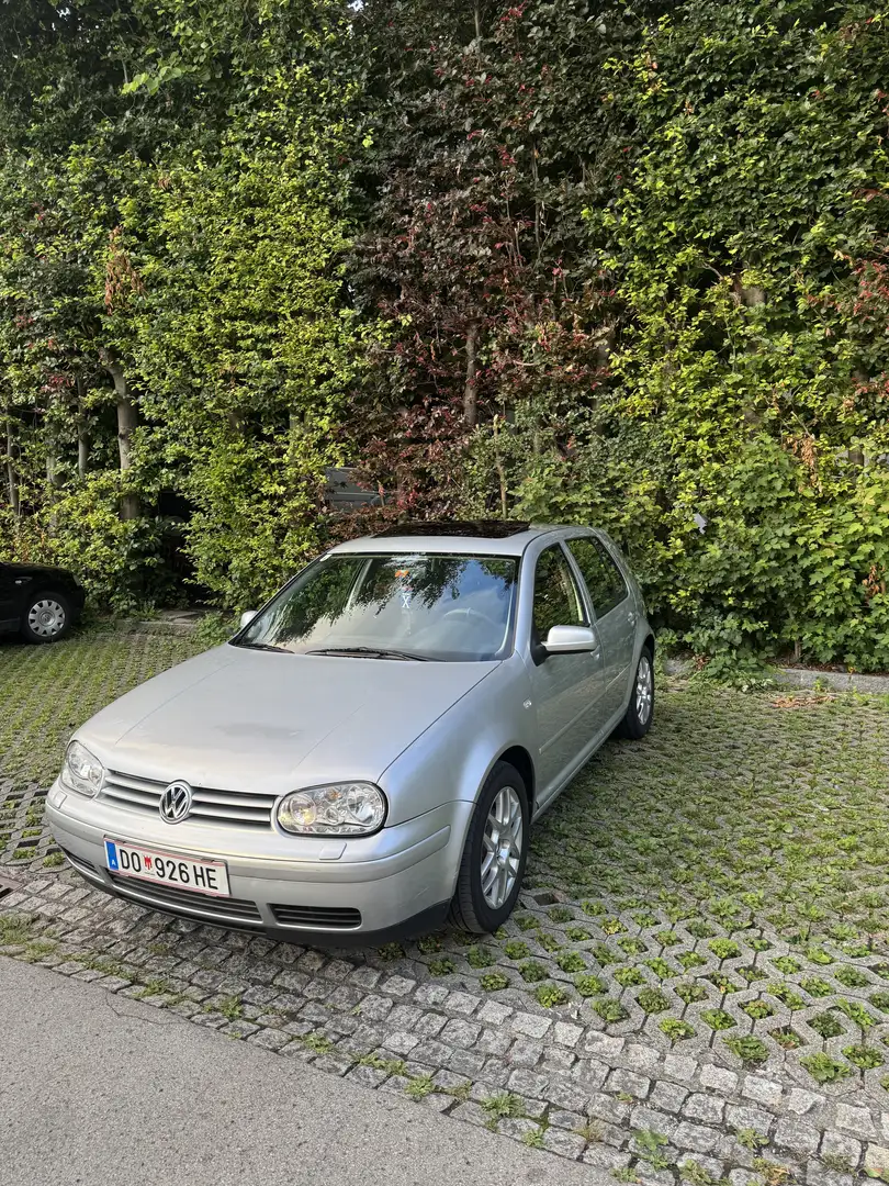 Volkswagen Golf 1.9 TDI Grau - 1