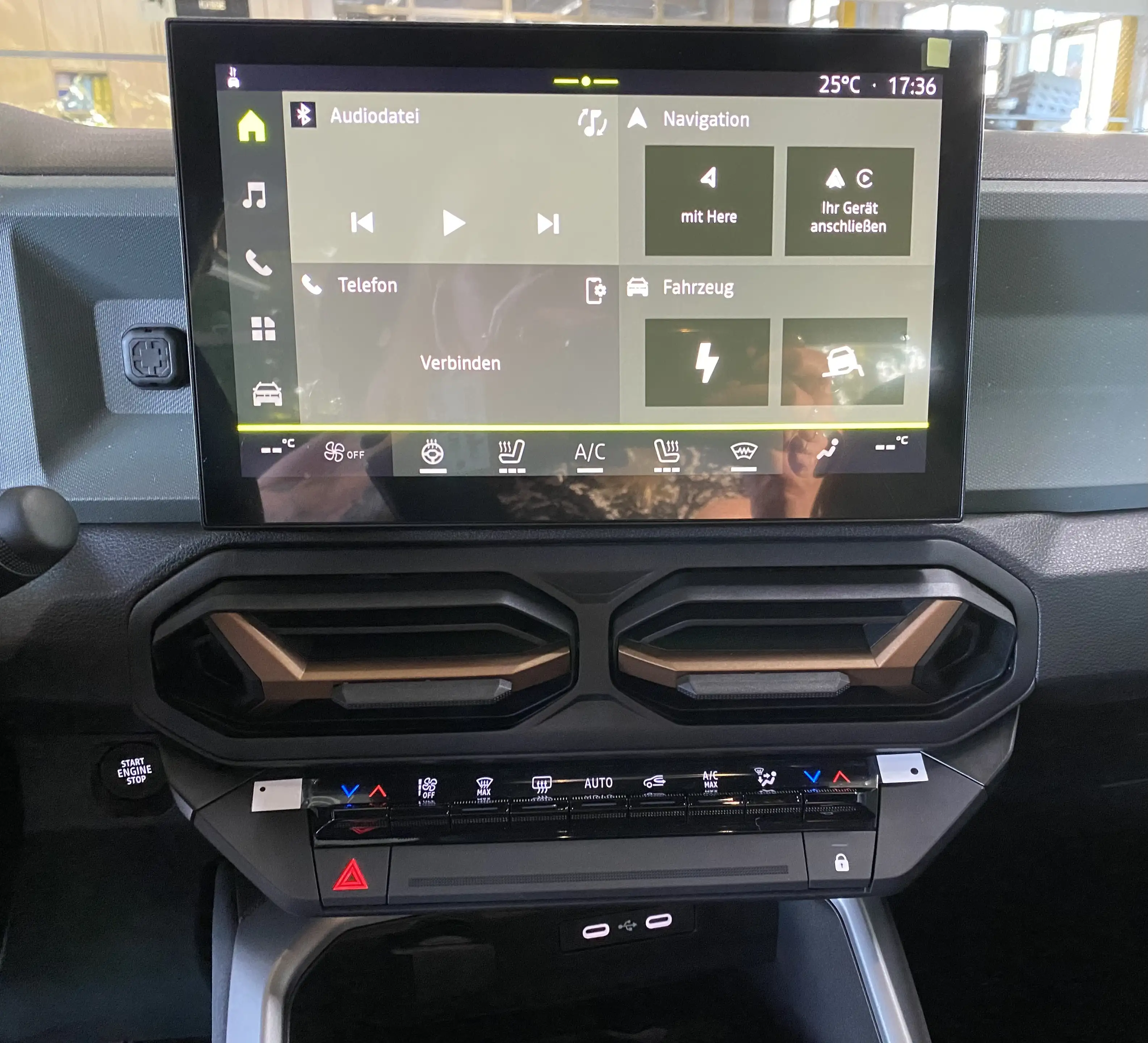 Dacia Bigster Hybrid-G 150 Extreme 4x4 — photo 15