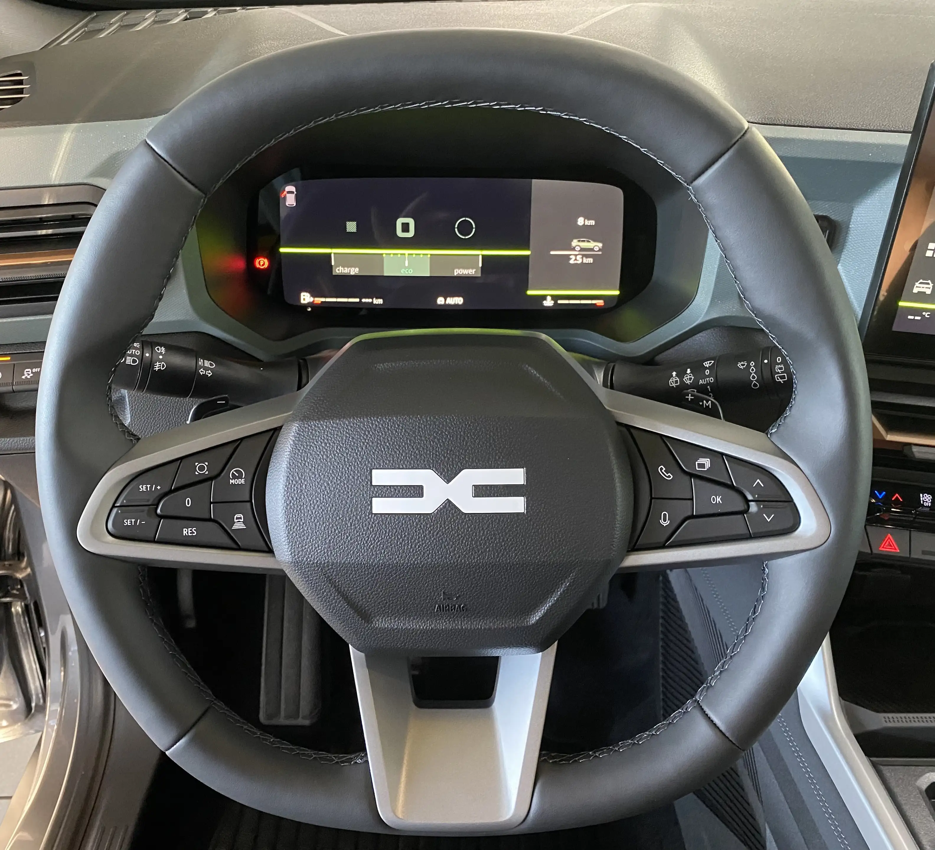 Dacia Bigster Hybrid-G 150 Extreme 4x4 — photo 14